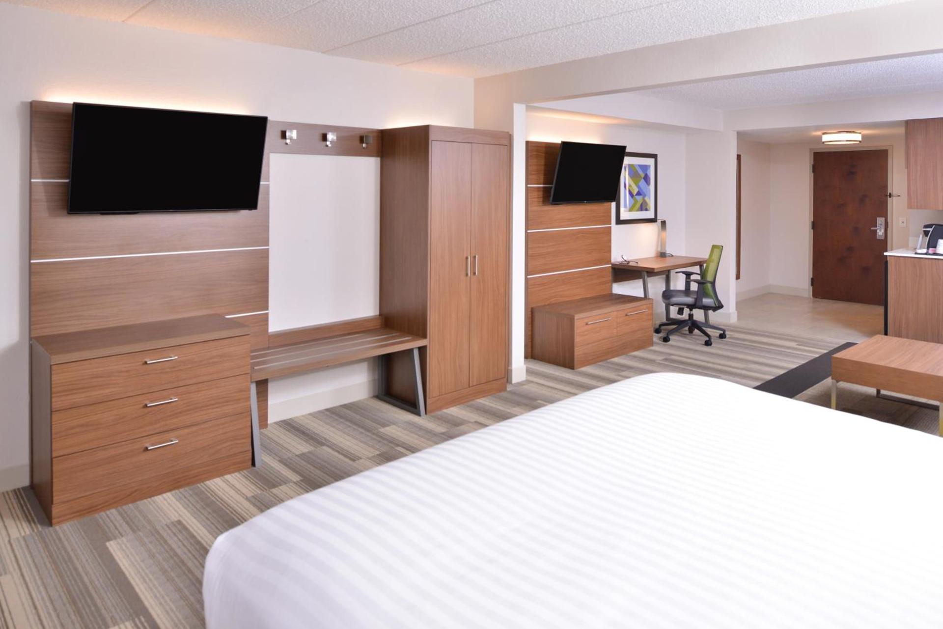 Holiday Inn Express & Suites Indianapolis Dtn-Conv Ctr Area by IHG photo 23