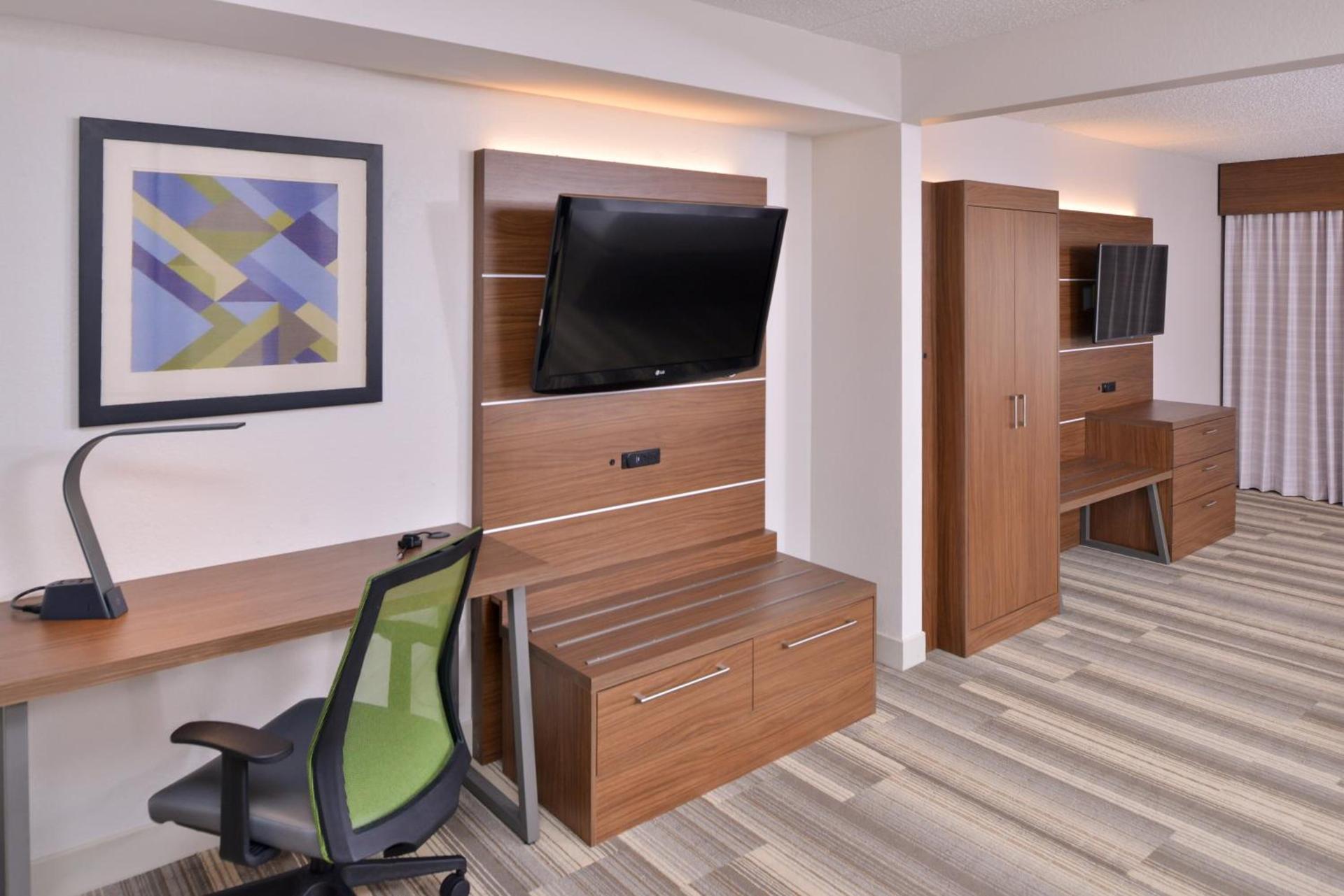 Holiday Inn Express & Suites Indianapolis Dtn-Conv Ctr Area by IHG photo 14