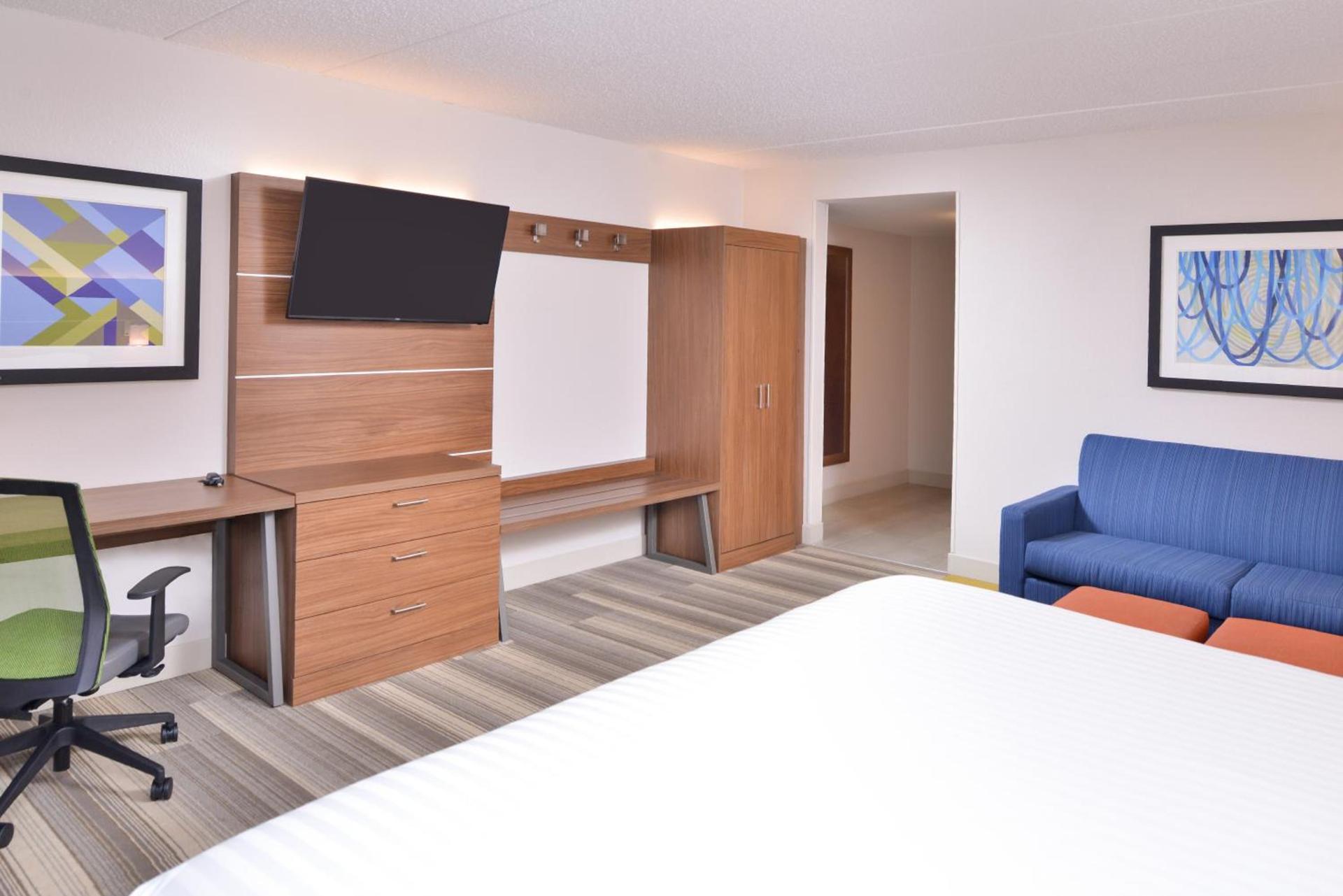 Holiday Inn Express & Suites Indianapolis Dtn-Conv Ctr Area by IHG photo 41