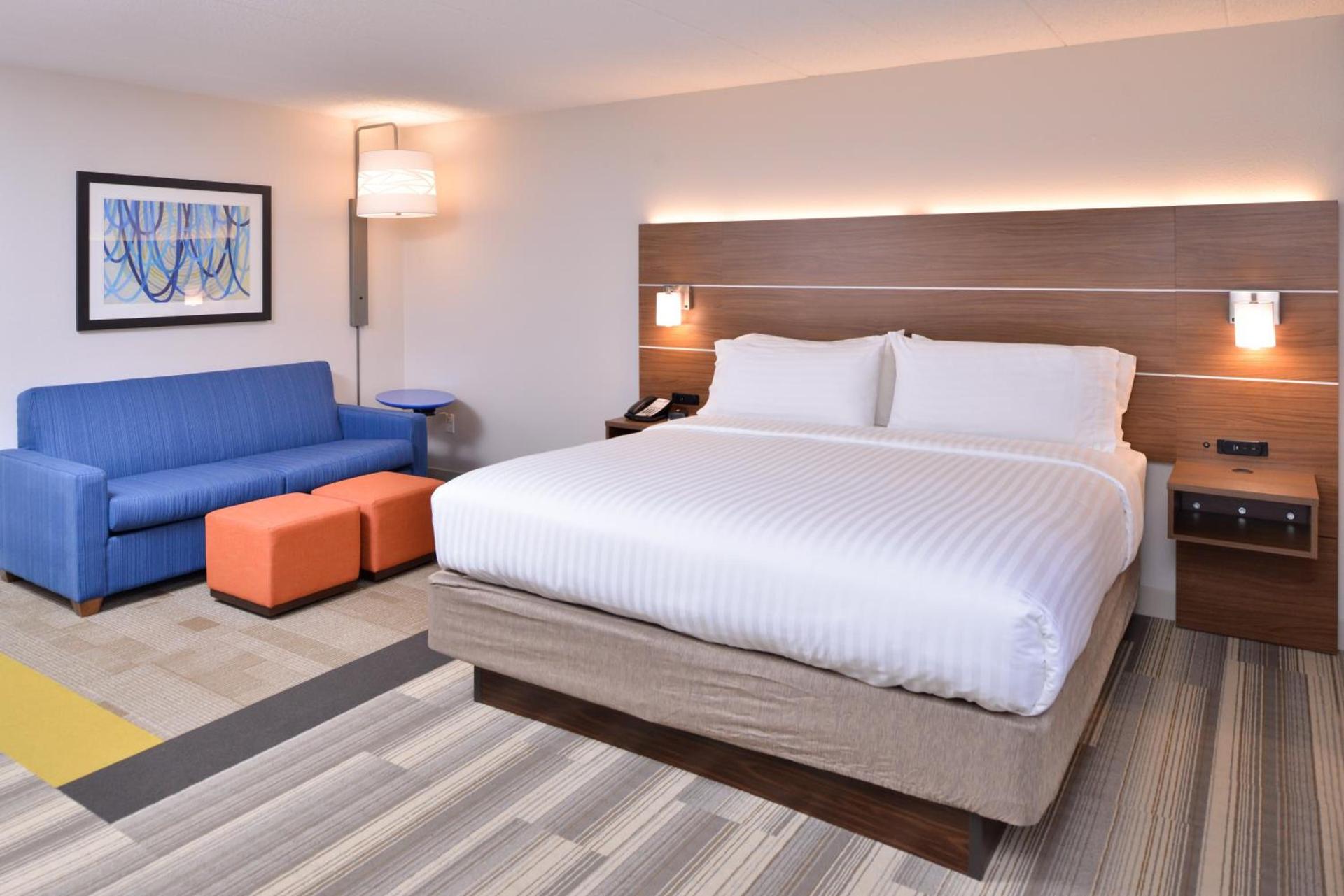 Holiday Inn Express & Suites Indianapolis Dtn-Conv Ctr Area by IHG photo 43