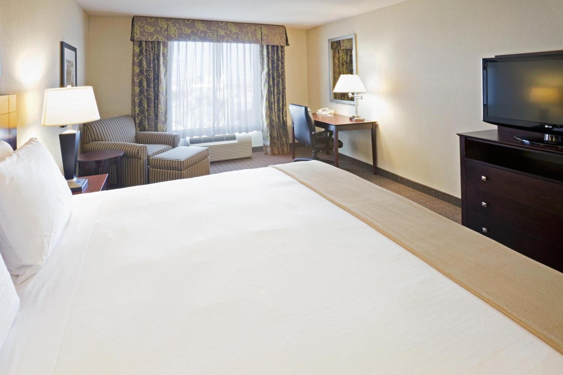 Holiday Inn Express Hotel & Suites Eagle Pass by IHG photo 43
