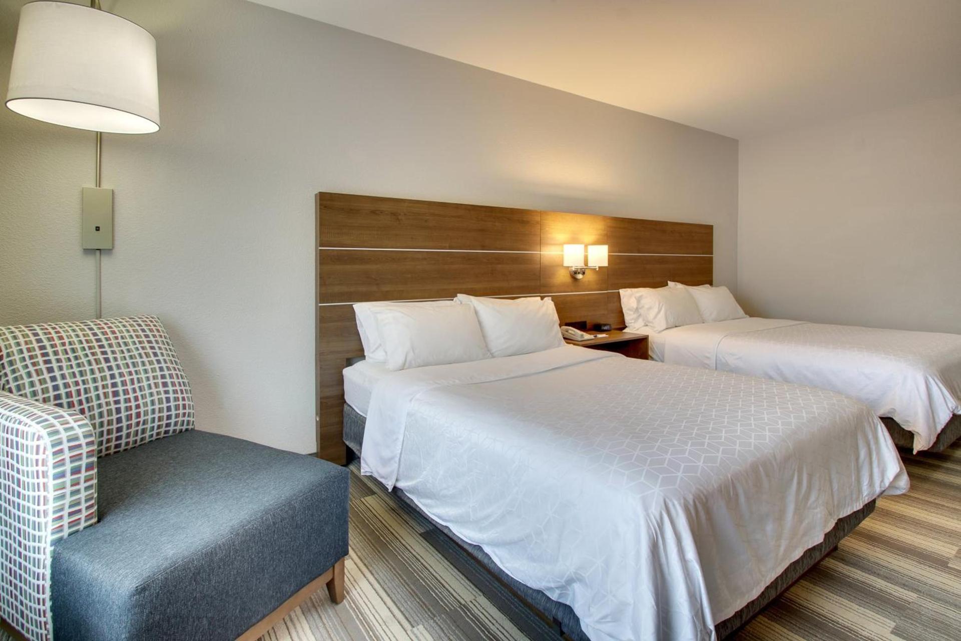 Holiday Inn Express & Suites Laurel by IHG photo 8