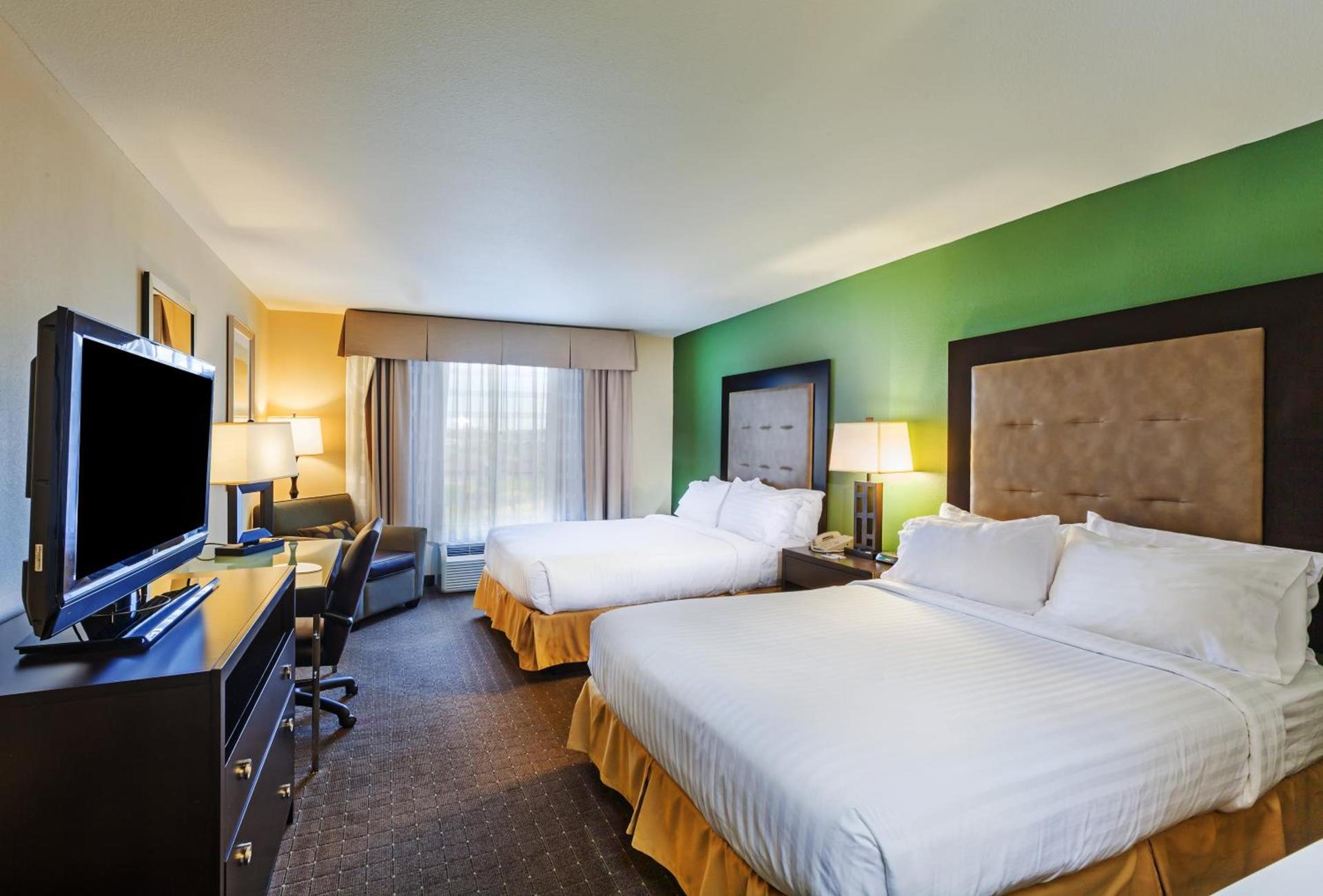 Holiday Inn Express Hotel & Suites Eagle Pass by IHG photo 5