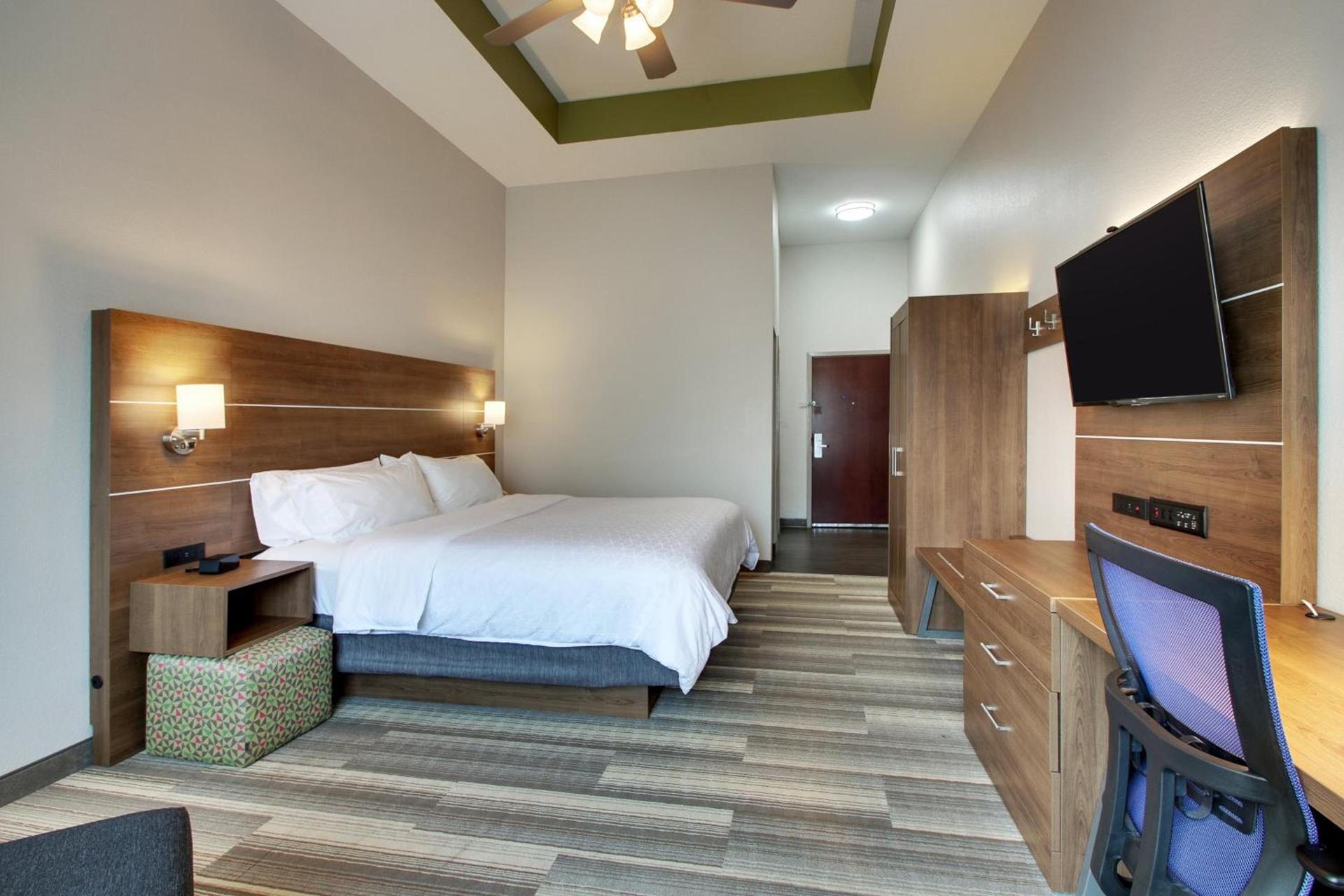 Holiday Inn Express & Suites Laurel by IHG photo 32