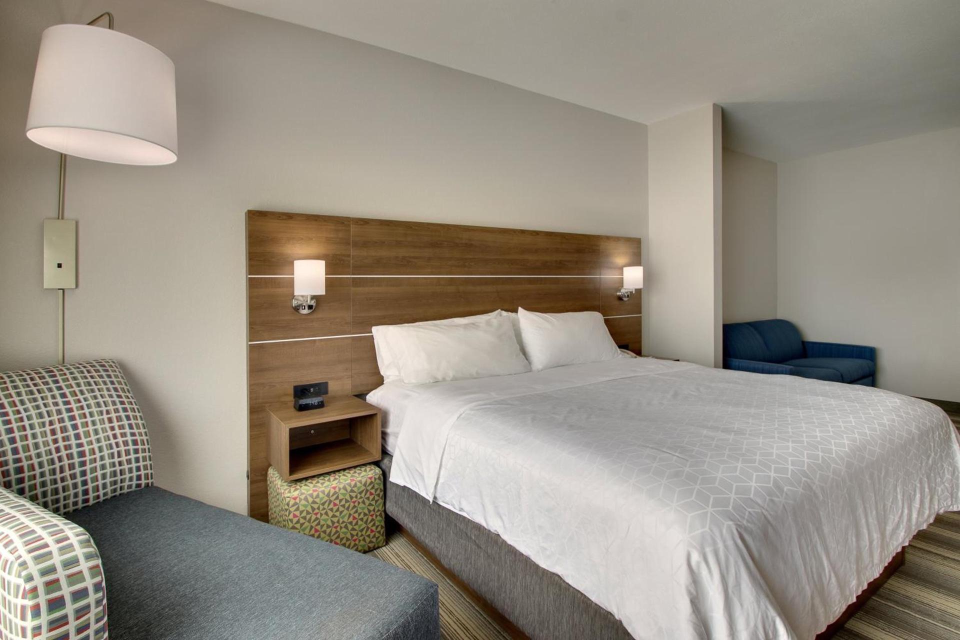 Holiday Inn Express & Suites Laurel by IHG photo 7