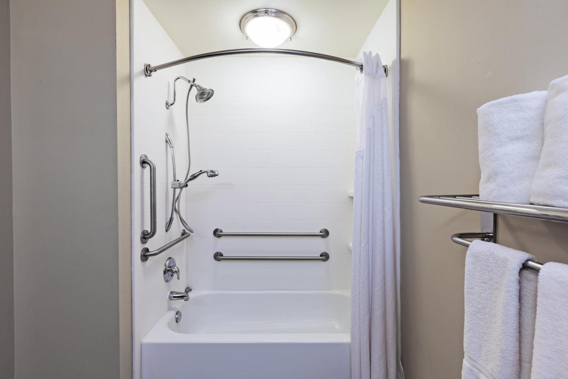Holiday Inn Express Hotel & Suites Eagle Pass by IHG photo 4