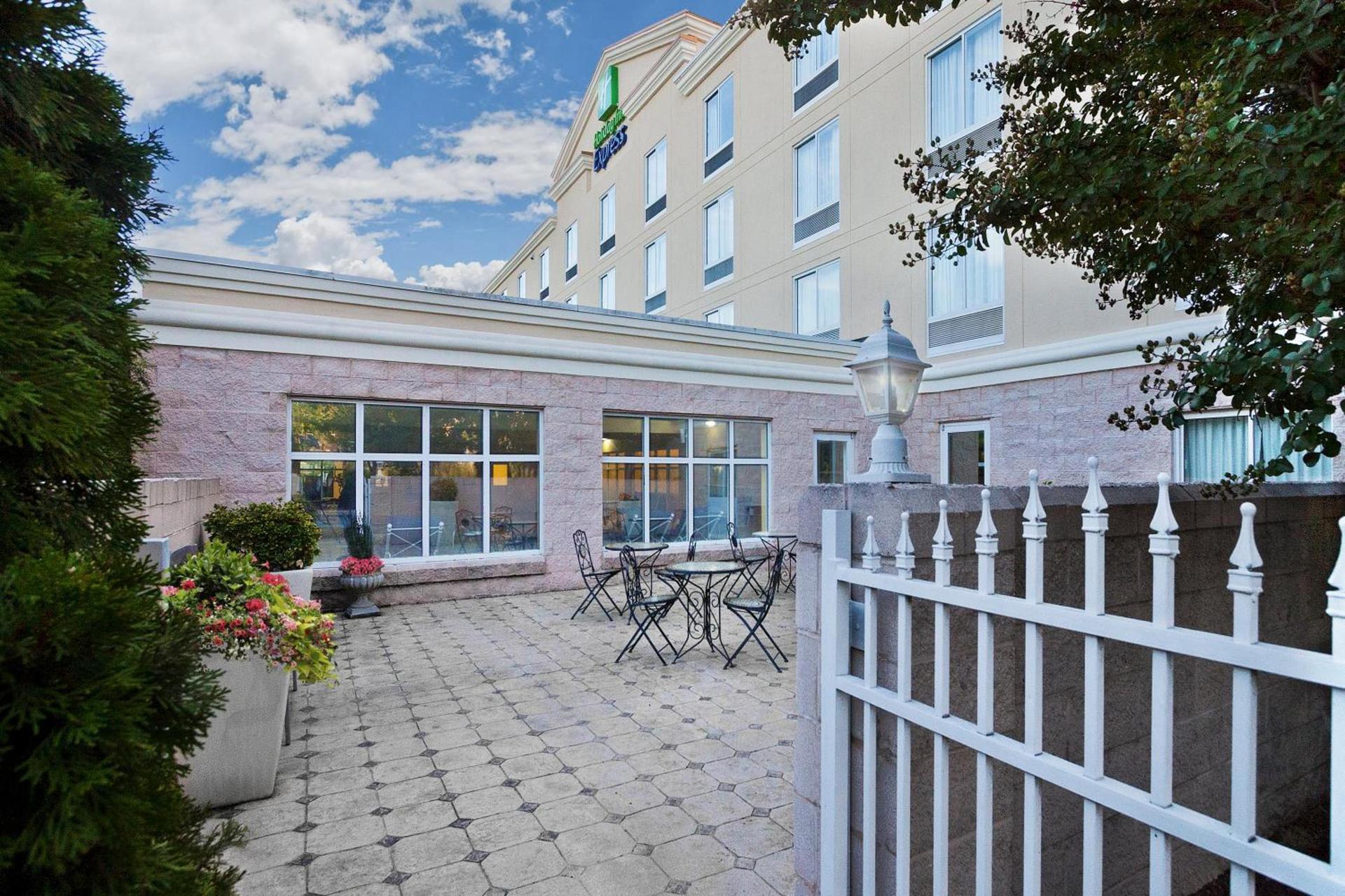 Holiday Inn Express Hotel & Suites - Concord by IHG photo 12