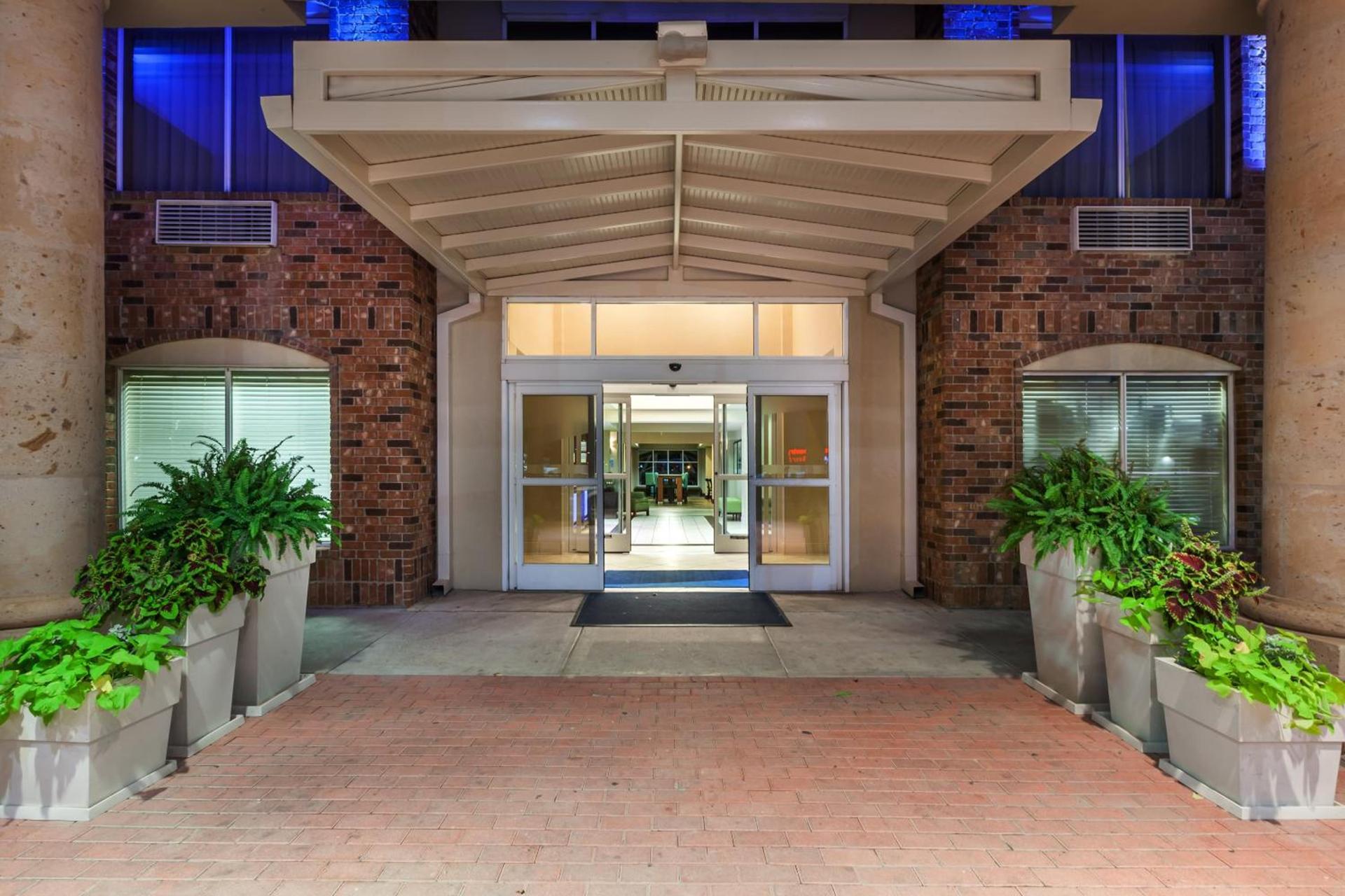 Holiday Inn Express Hotel & Suites Eagle Pass by IHG photo 13