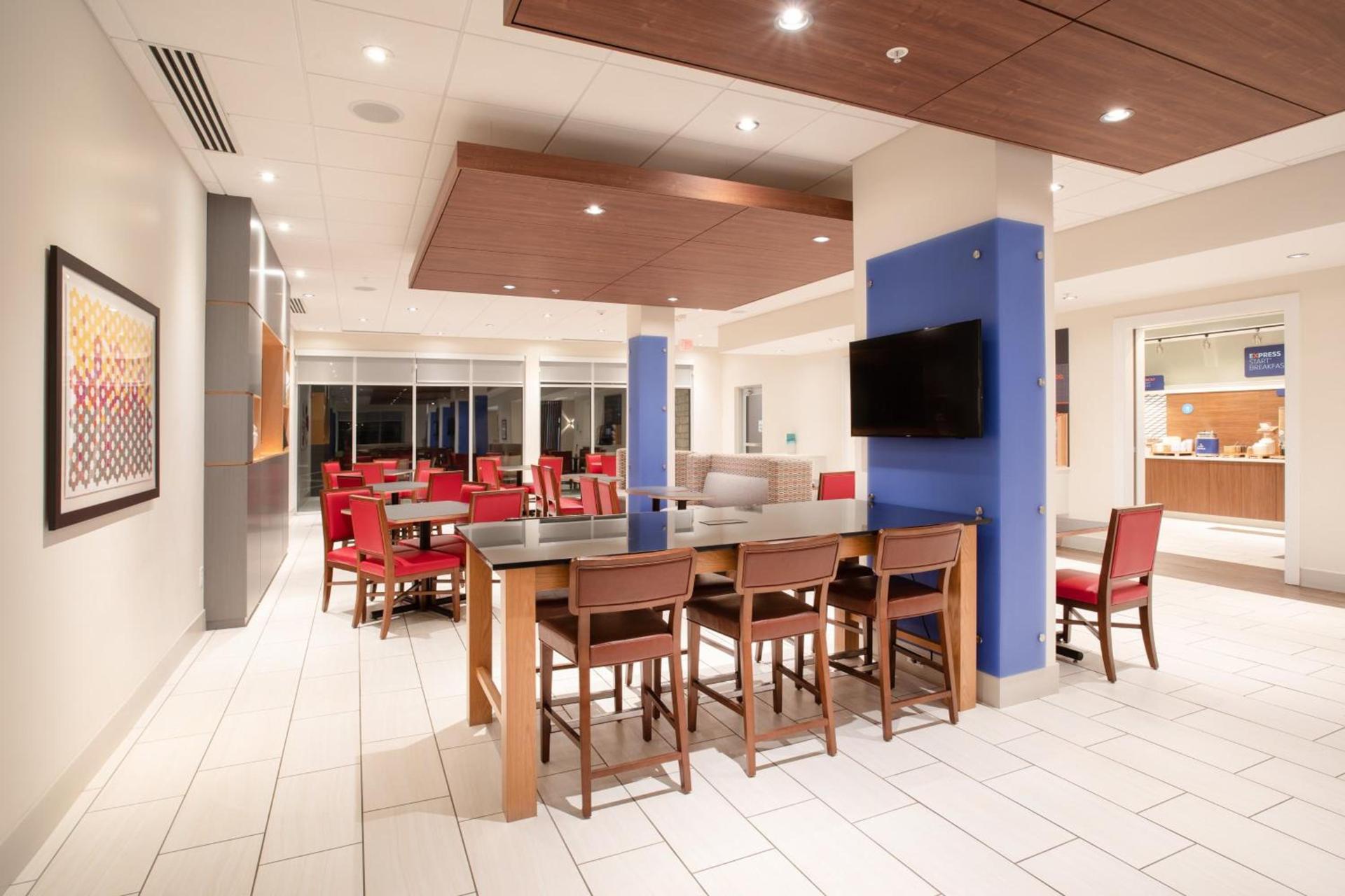 Holiday Inn Express & Suites - Sterling by IHG photo 20