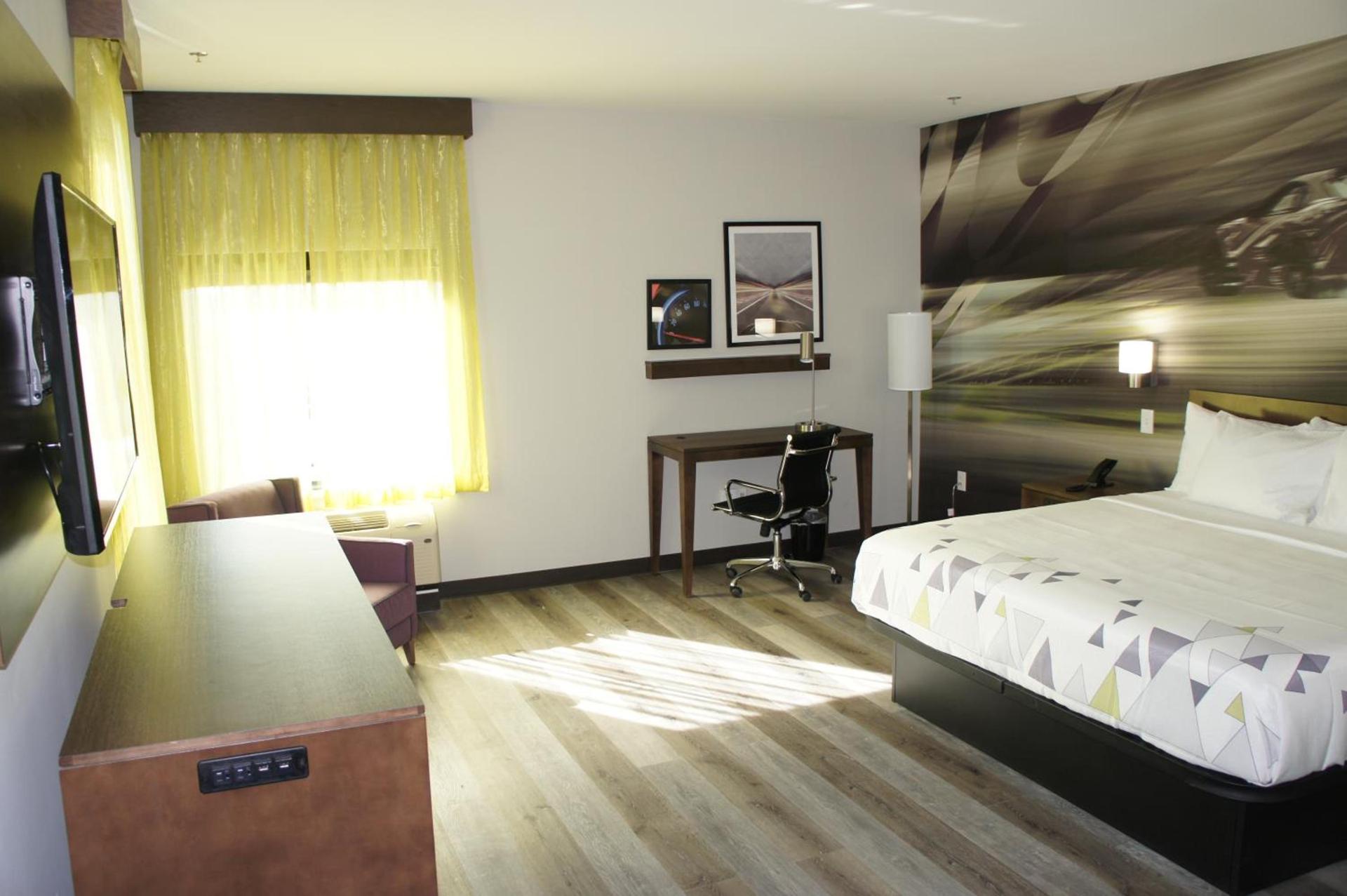 La Quinta Inn & Suites by Wyndham Braselton photo 36
