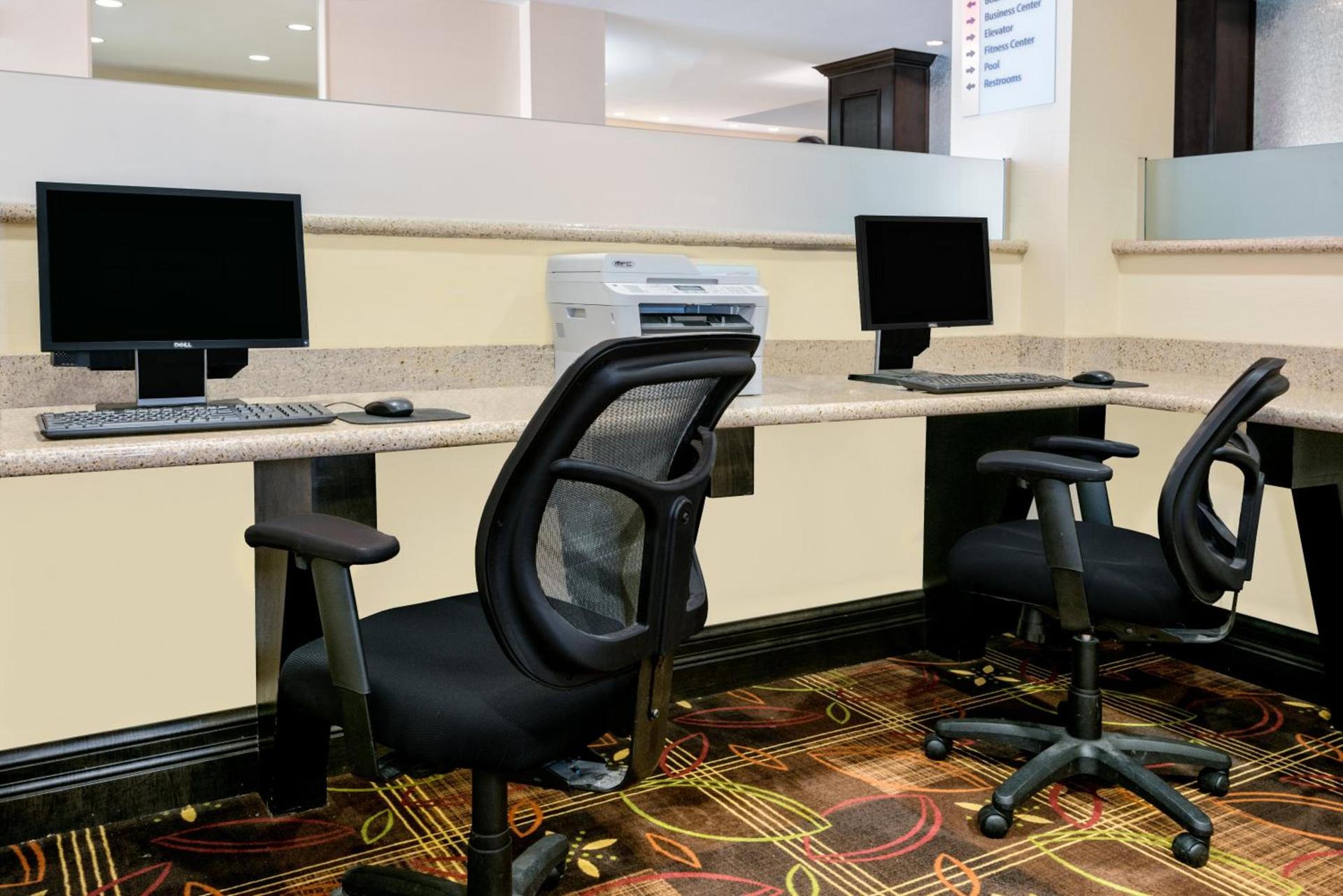 Holiday Inn Express & Suites Cotulla by IHG photo 7
