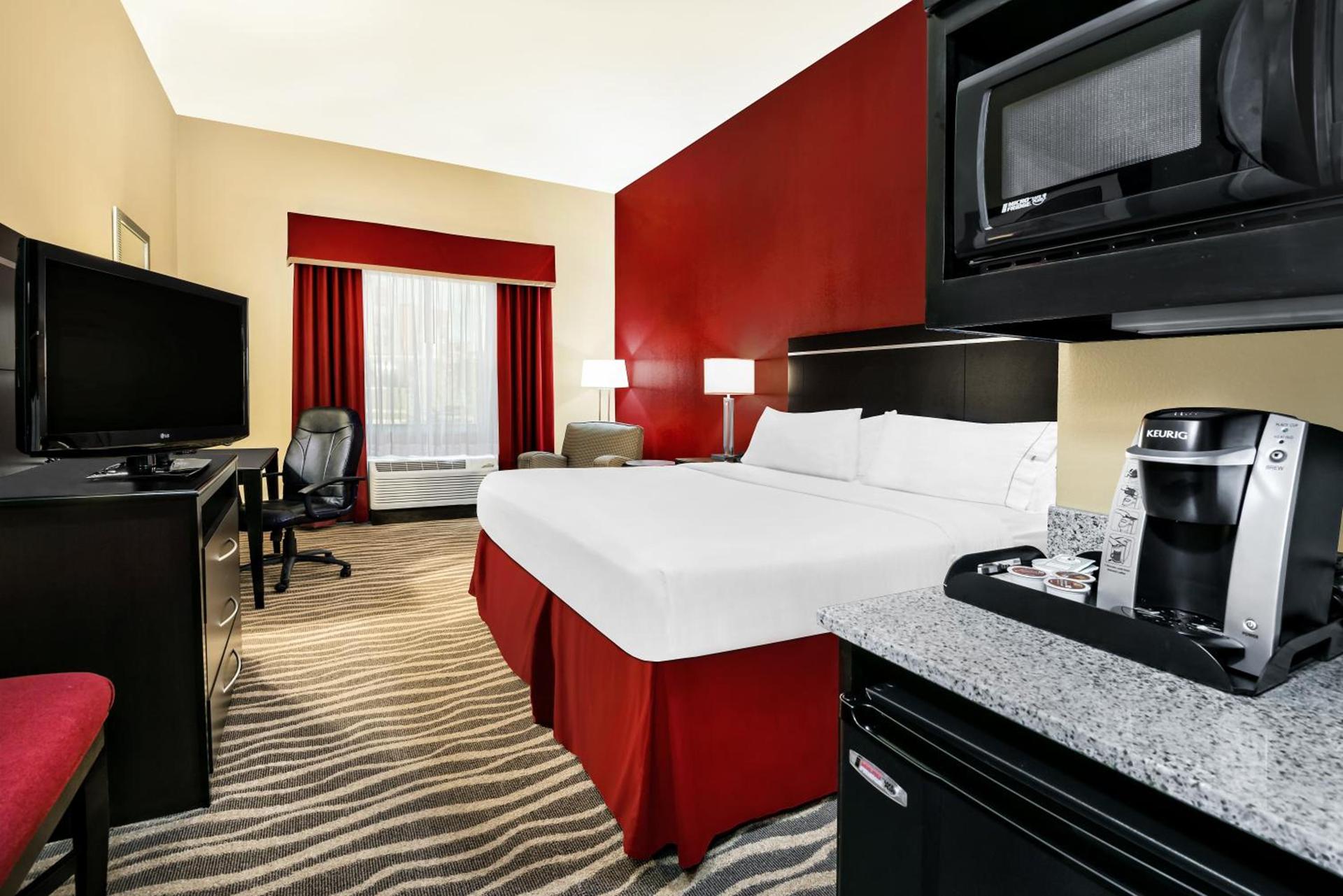 Holiday Inn Express & Suites Cotulla by IHG photo 39