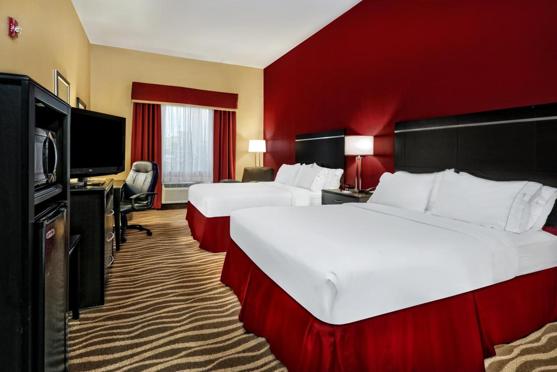 Holiday Inn Express & Suites Cotulla by IHG photo 43