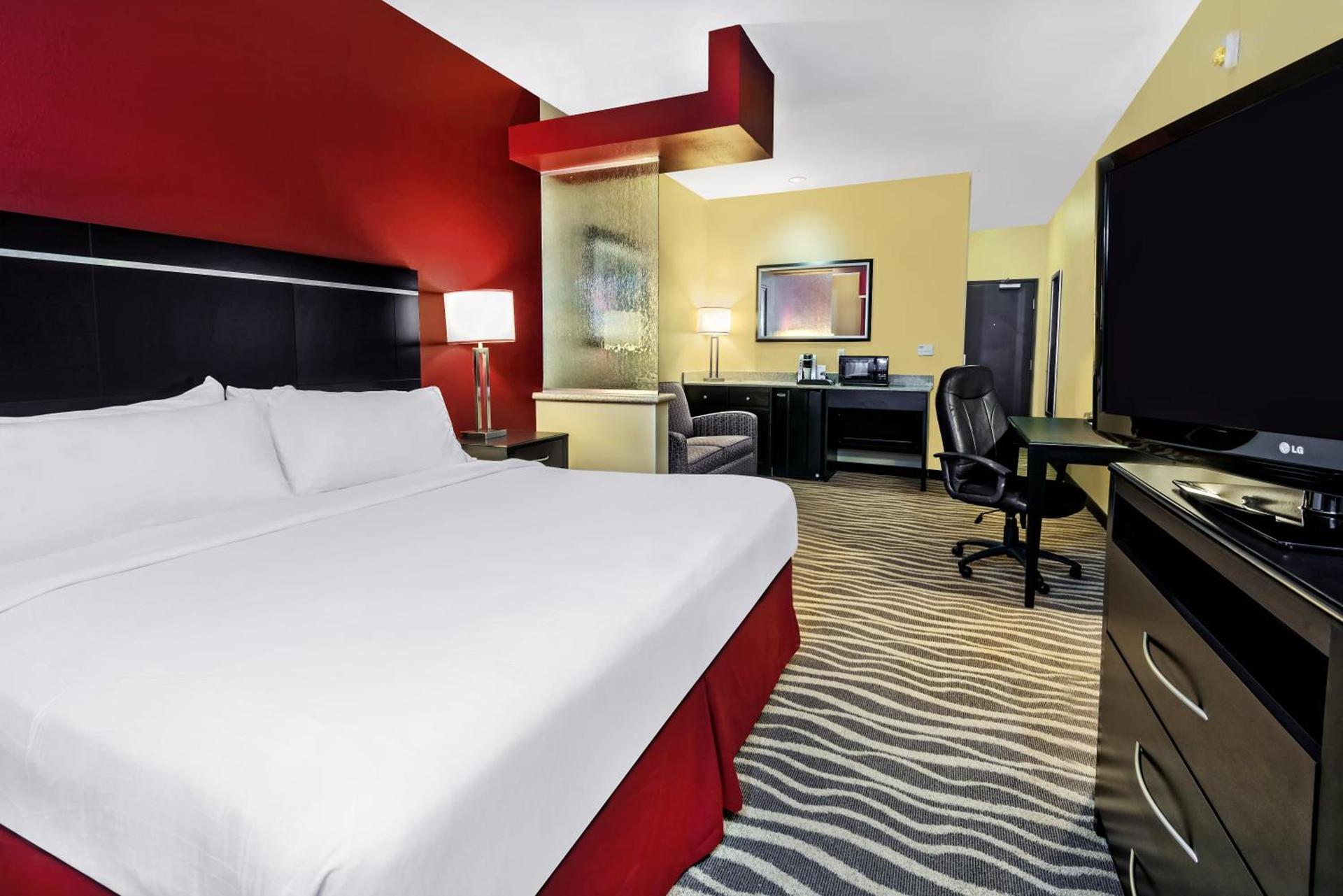 Holiday Inn Express & Suites Cotulla by IHG photo 32