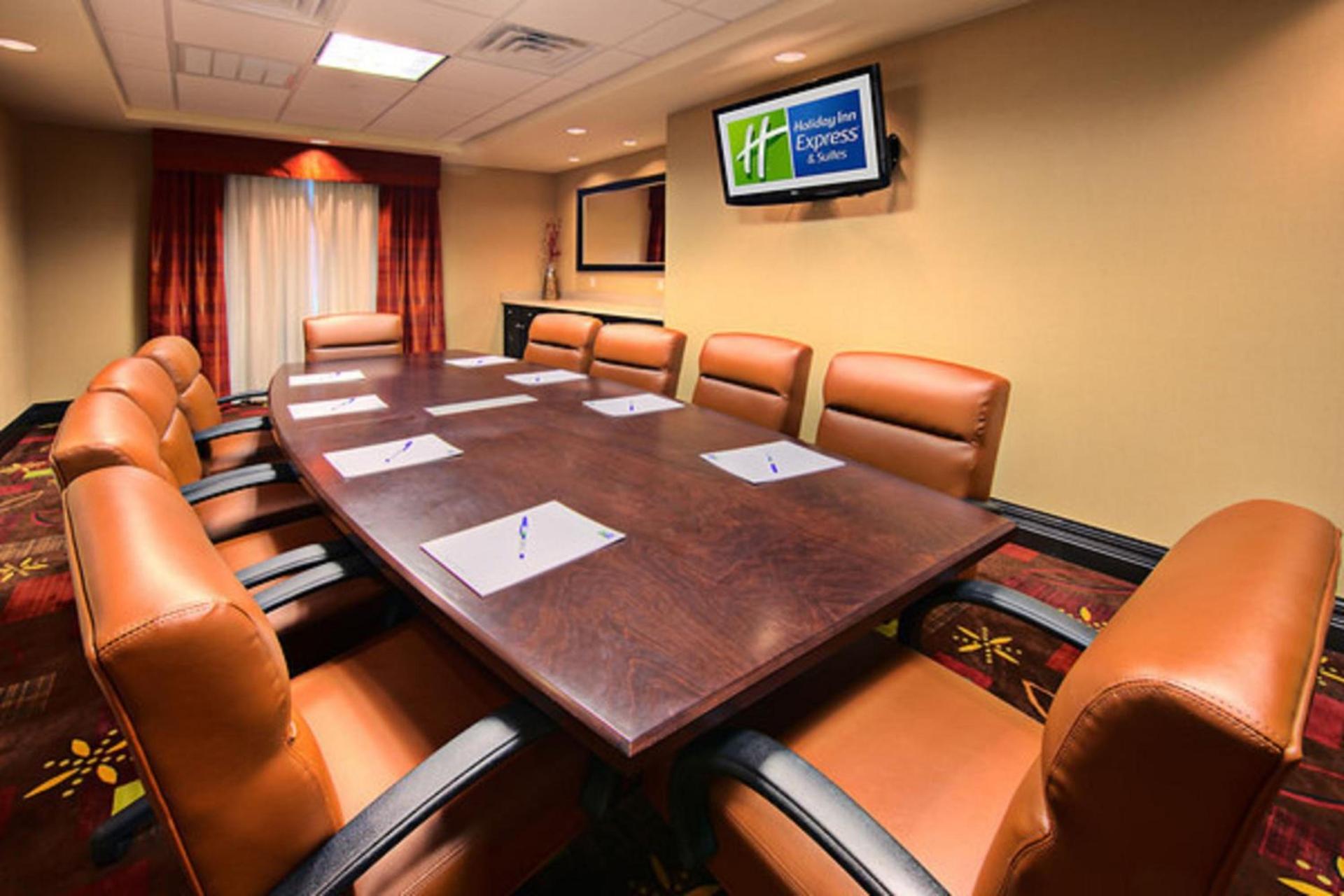 Holiday Inn Express & Suites Cotulla by IHG photo 19