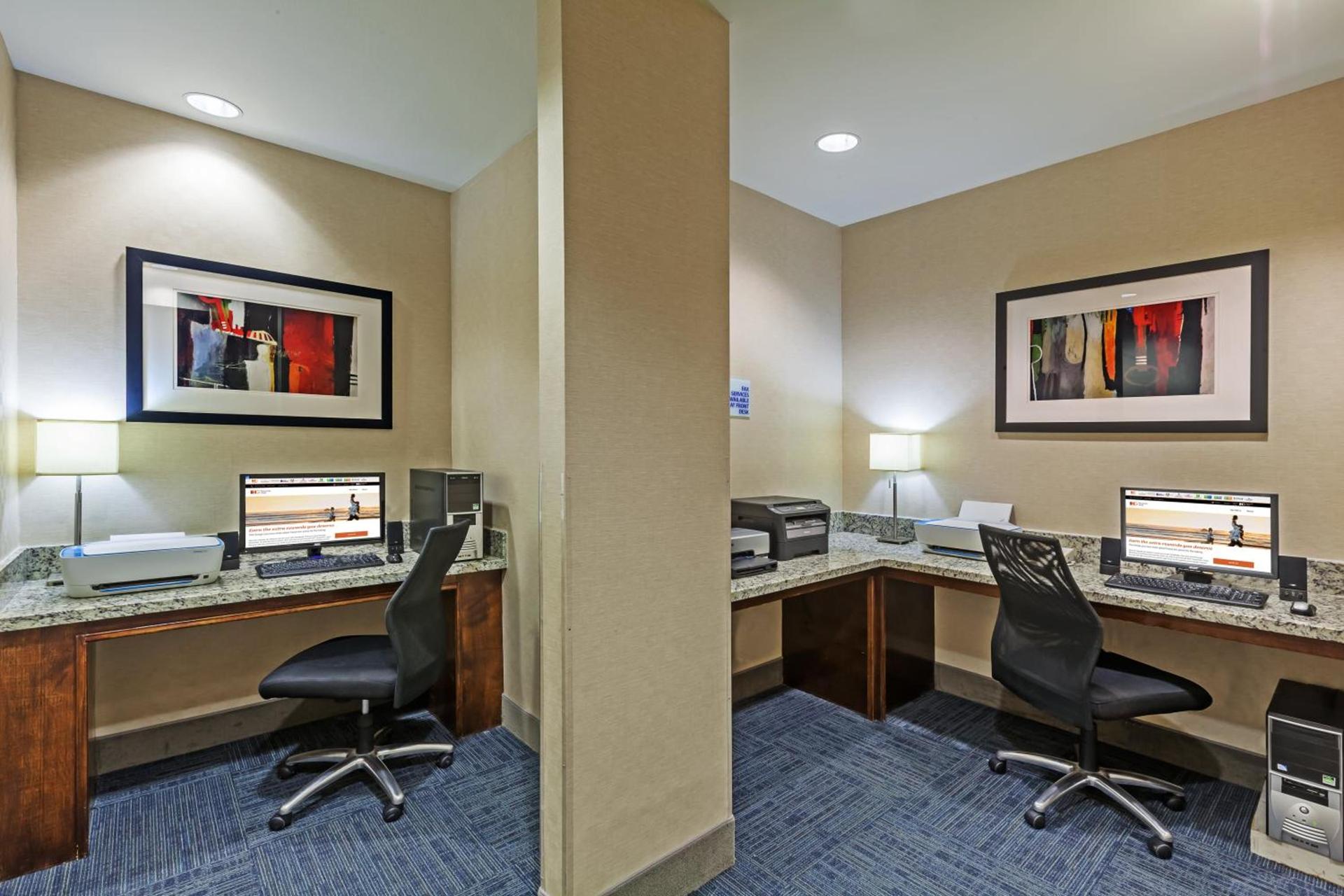 Holiday Inn Express Hotel & Suites Eagle Pass by IHG photo 10