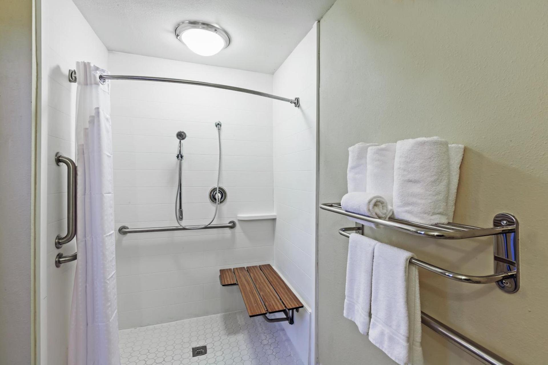 Holiday Inn Express Hotel & Suites Eagle Pass by IHG photo 7