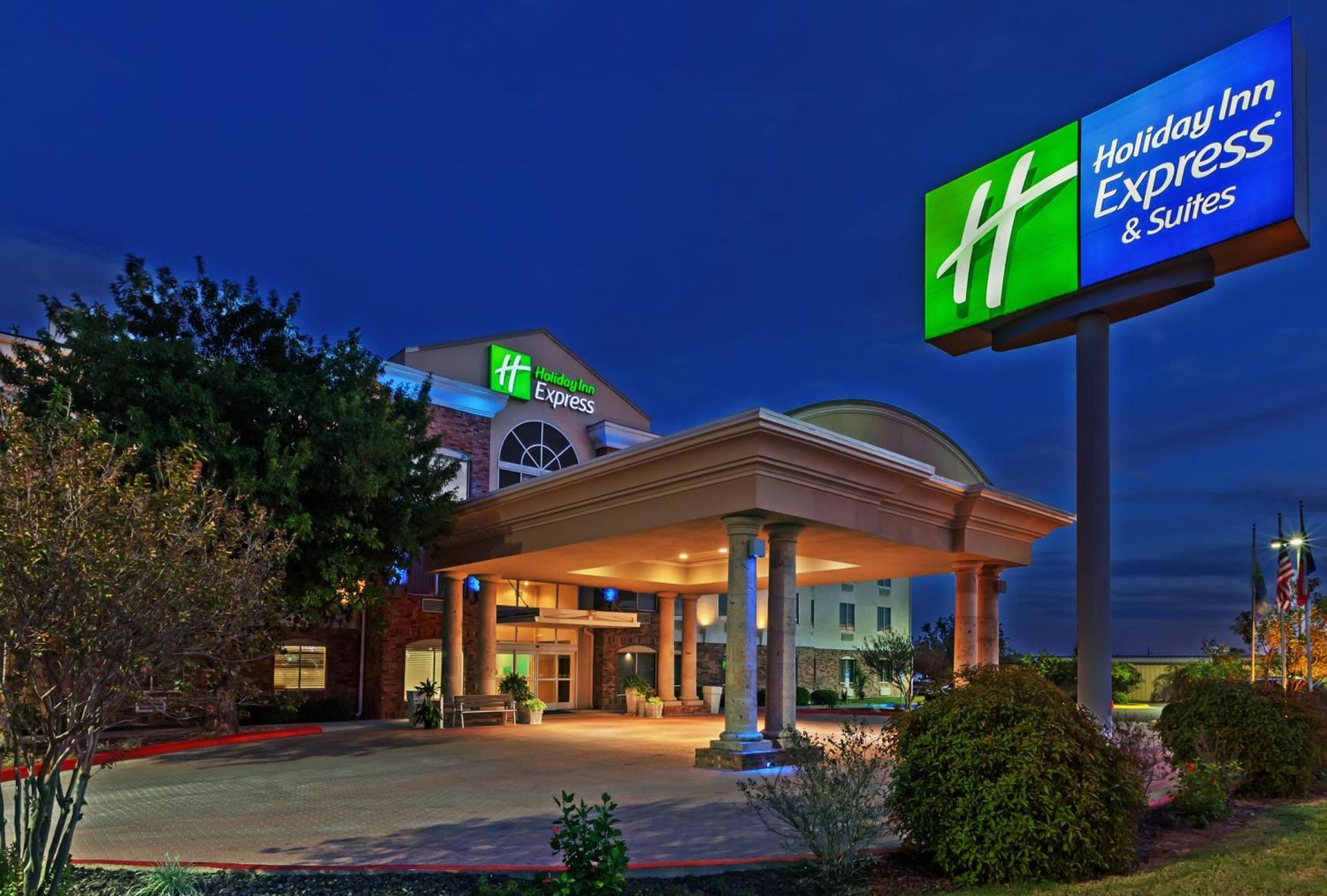 Holiday Inn Express Hotel & Suites Eagle Pass by IHG photo 31