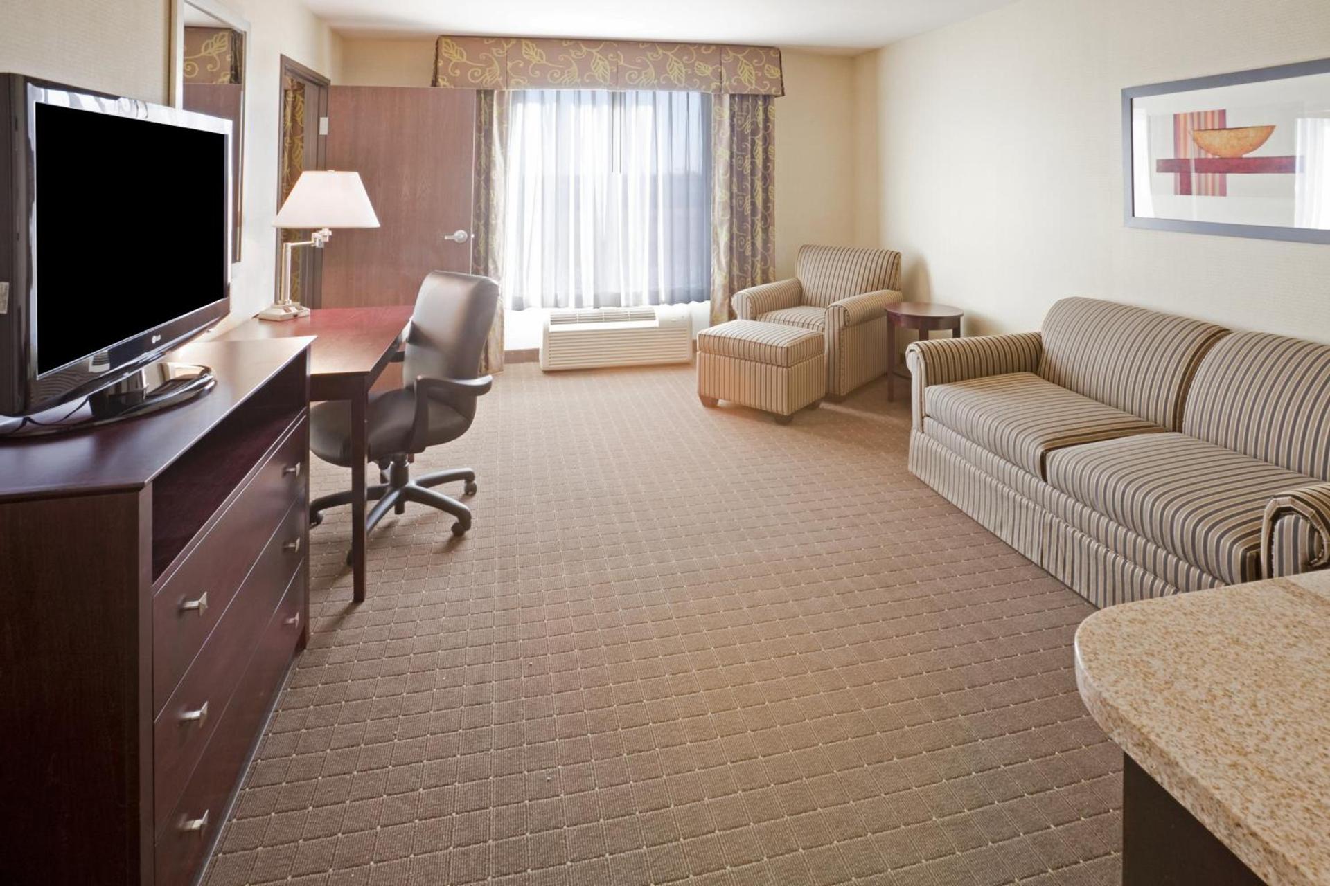 Holiday Inn Express Hotel & Suites Eagle Pass by IHG photo 21