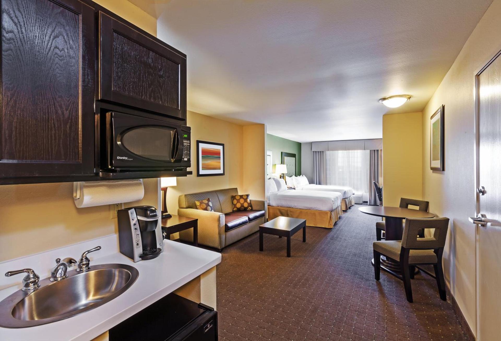 Holiday Inn Express Hotel & Suites Eagle Pass by IHG photo 26