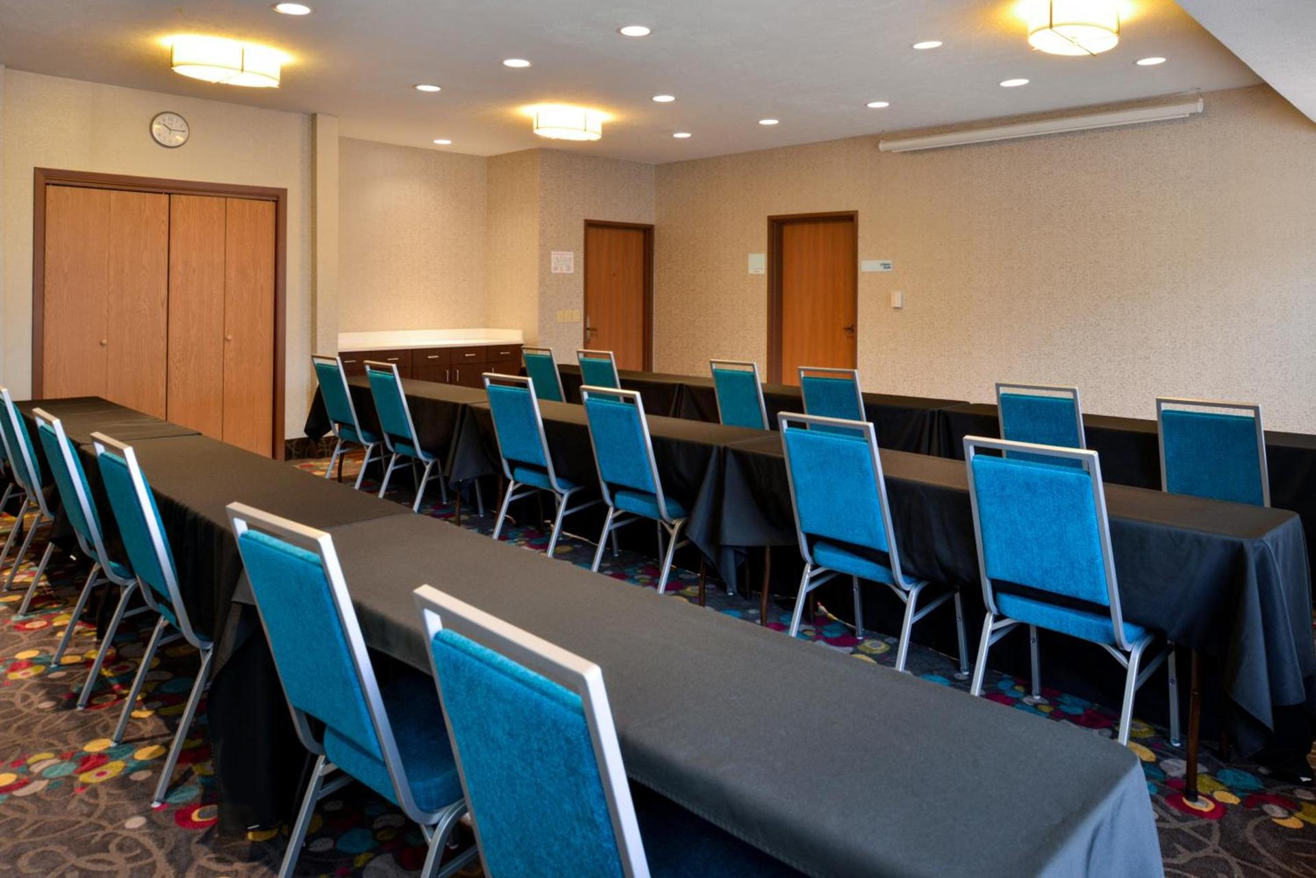 Holiday Inn Express Hotel & Suites Omaha West by IHG photo 27