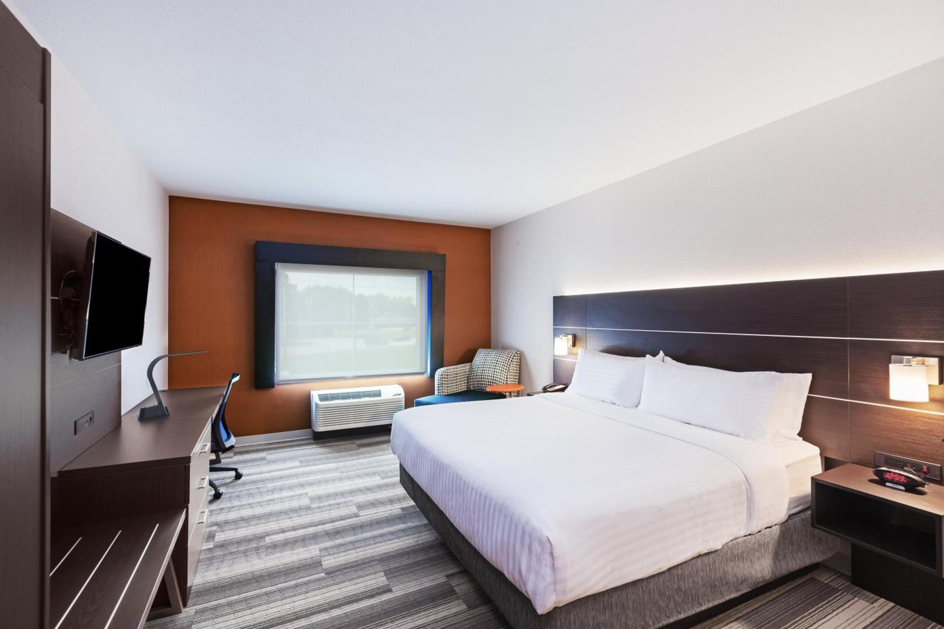 Holiday Inn Express & Suites - Coffeyville by IHG photo 46