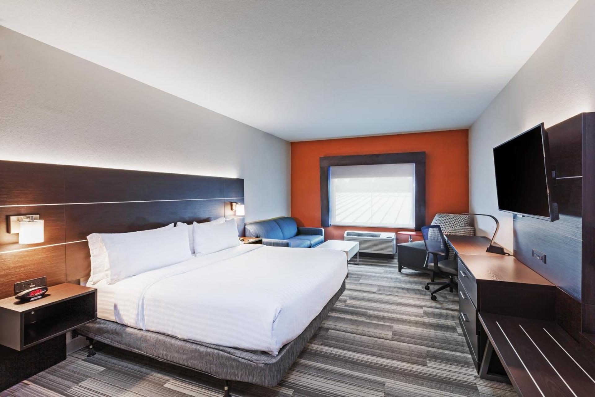 Holiday Inn Express & Suites - Coffeyville by IHG photo 48