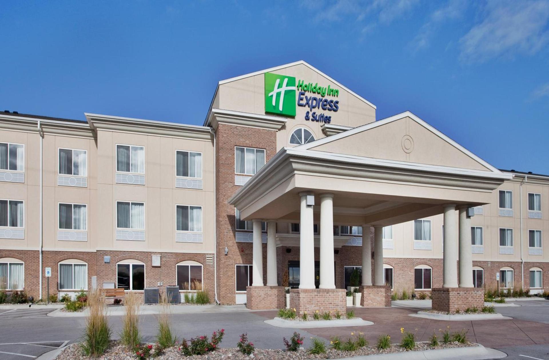 Holiday Inn Express Hotel & Suites Cherry Hills by IHG photo 1