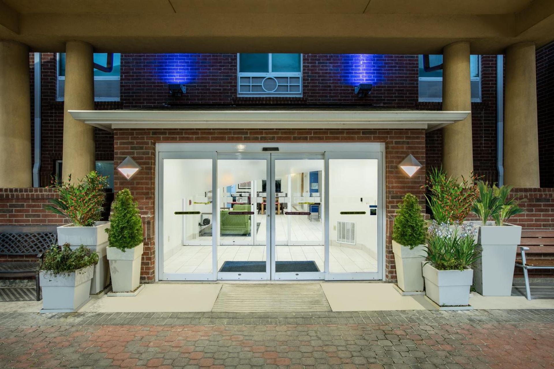 Holiday Inn Express Hotel & Suites Dallas - Grand Prairie I-20 by IHG photo 12