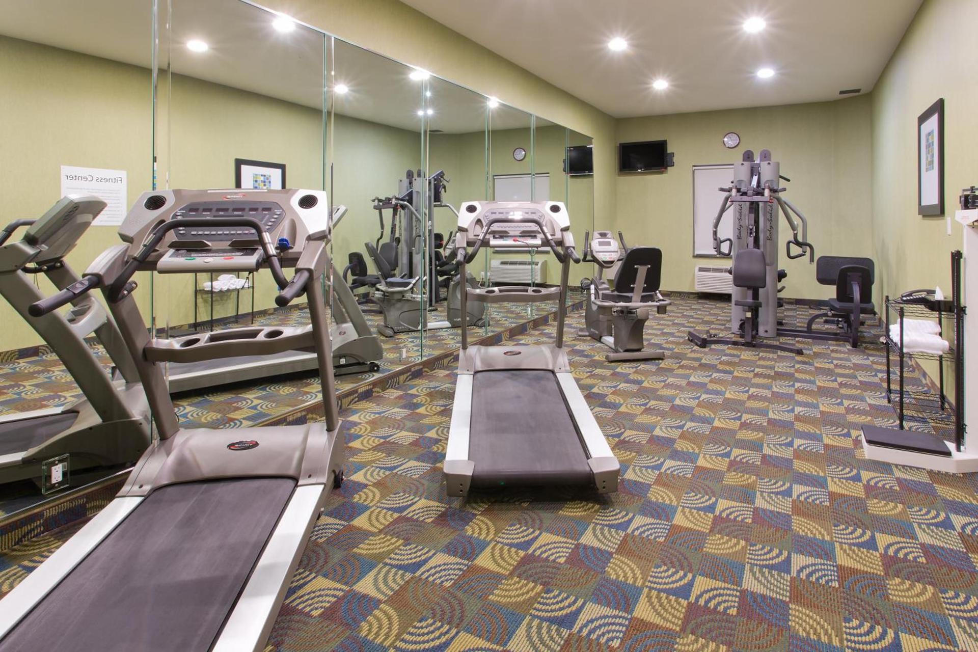 Holiday Inn Express Hotel & Suites Alvarado by IHG photo 8