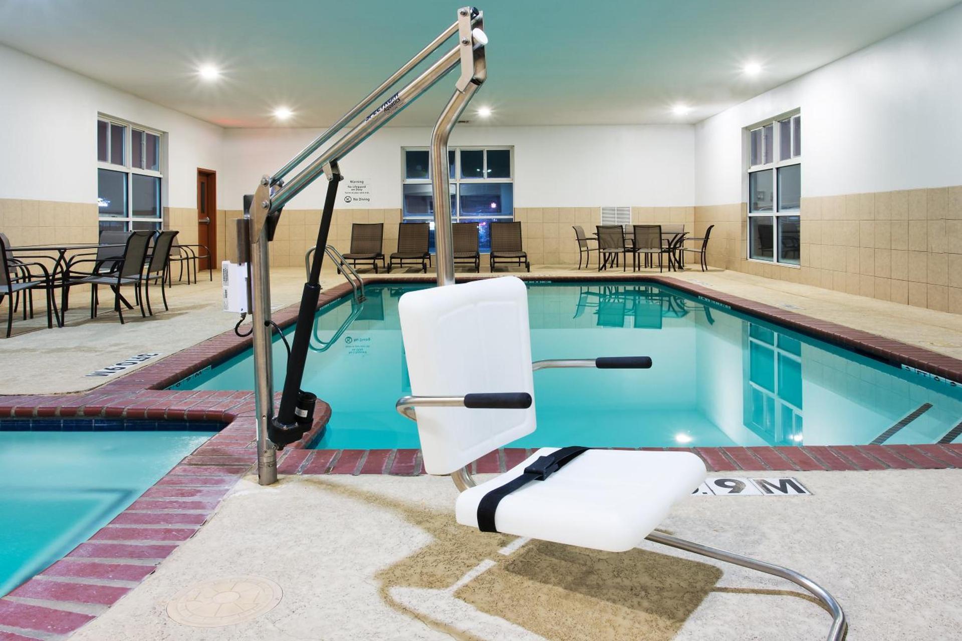 Holiday Inn Express Hotel & Suites Alvarado by IHG photo 26