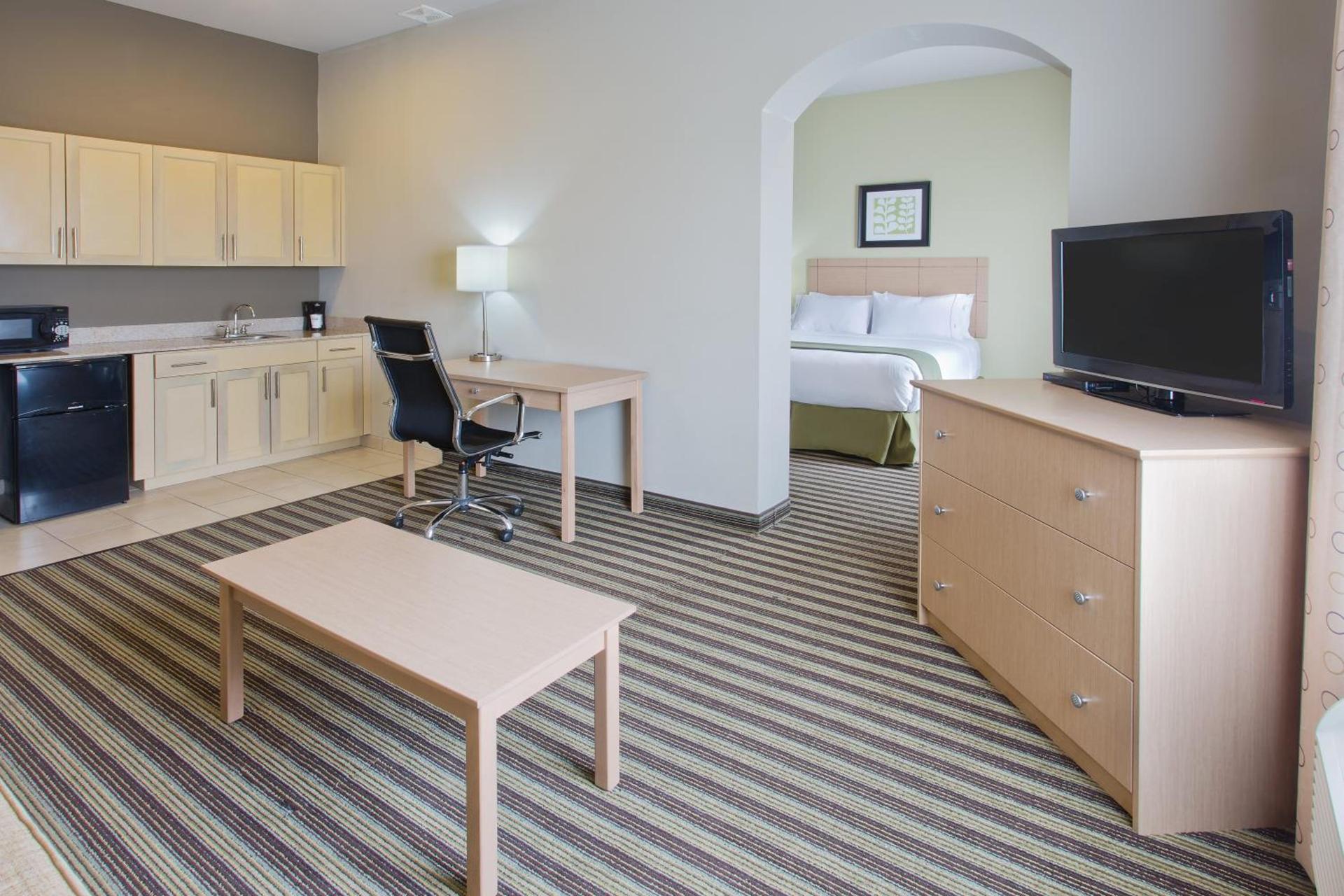 Holiday Inn Express Hotel & Suites Alvarado by IHG photo 29