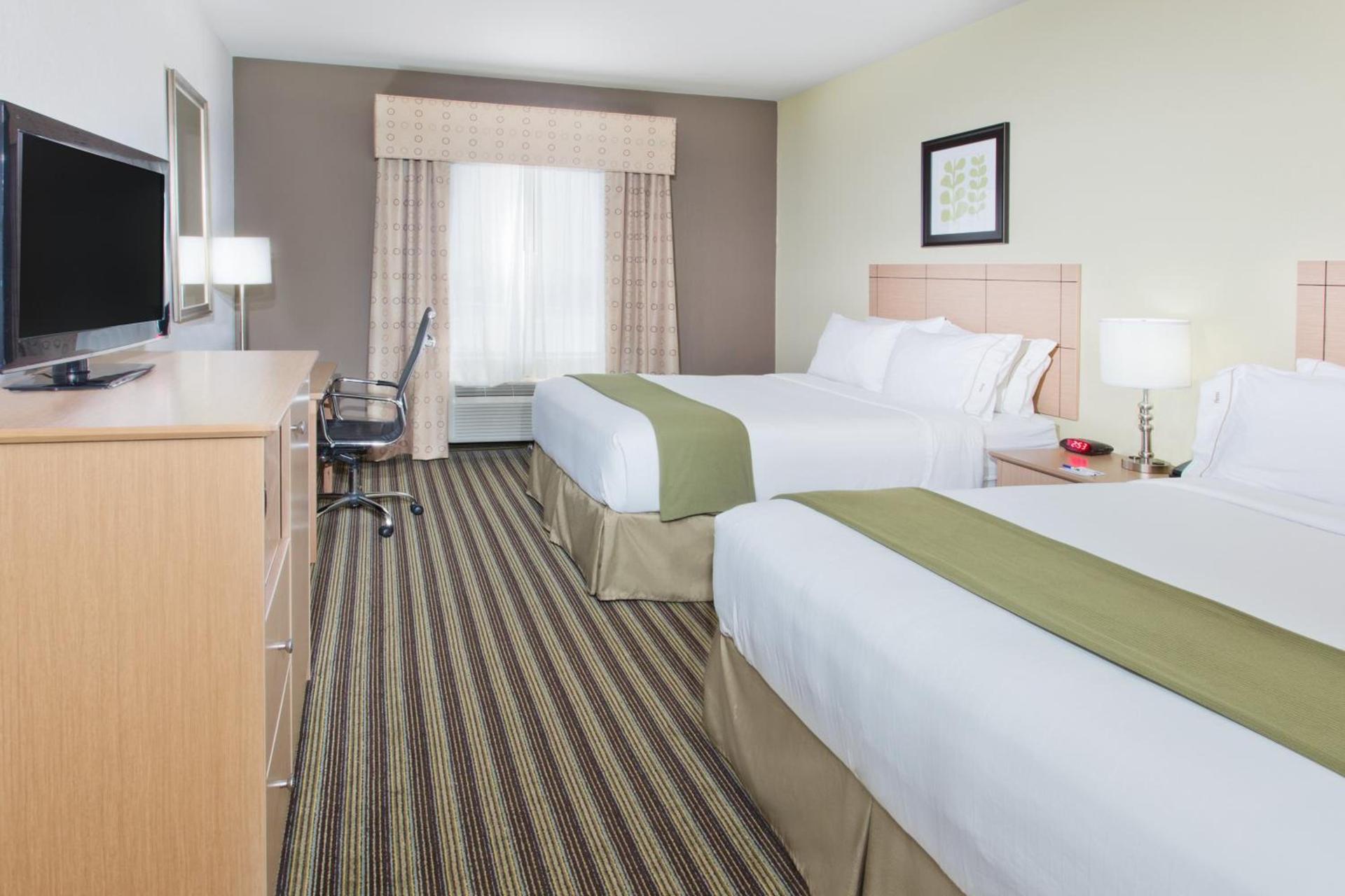 Holiday Inn Express Hotel & Suites Alvarado by IHG photo 33