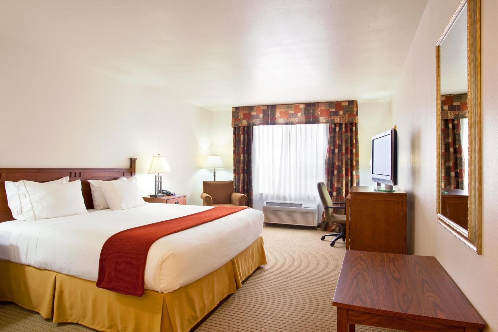 Holiday Inn Express Hotel & Suites Mattoon by IHG photo 22