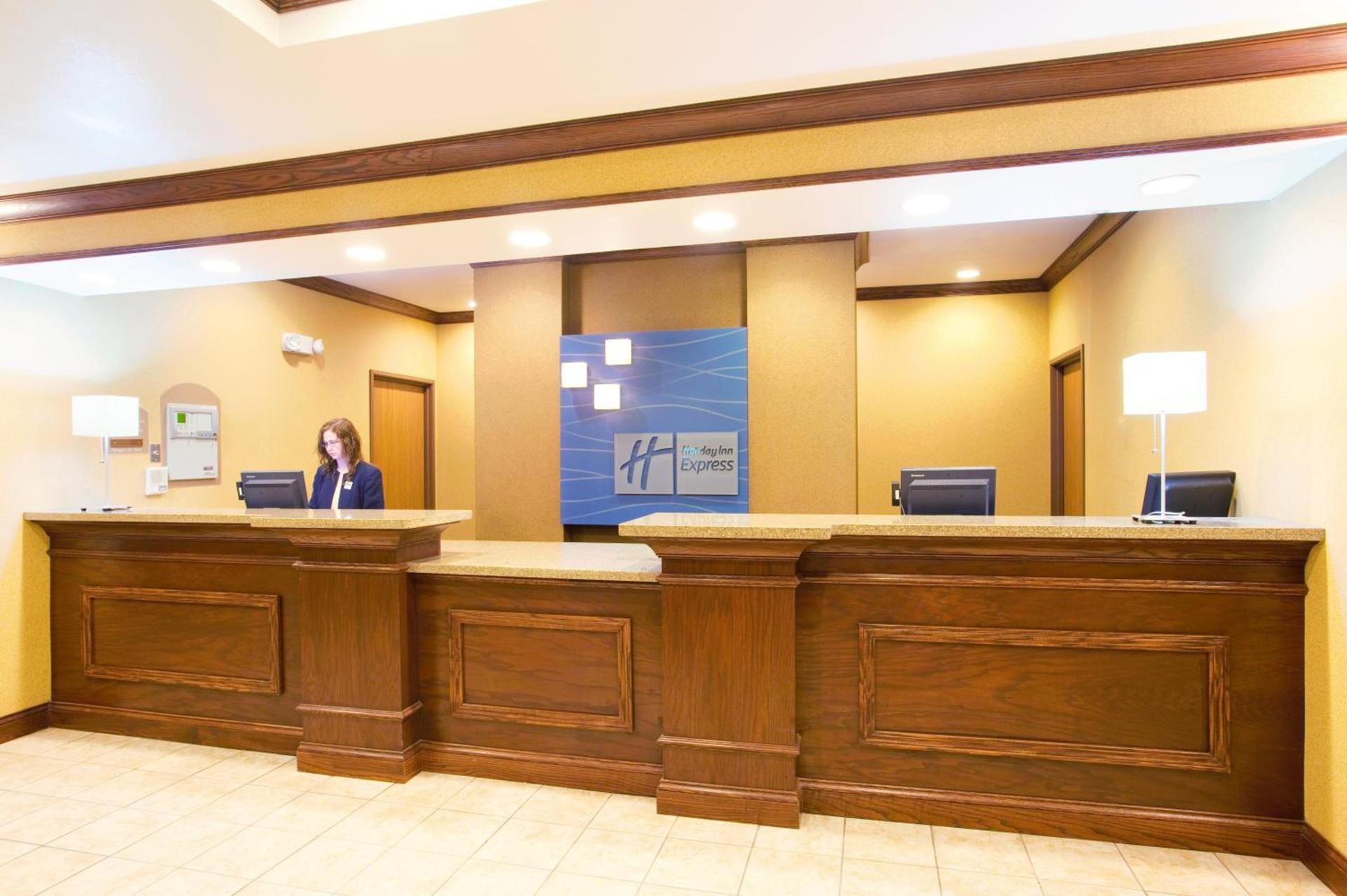 Holiday Inn Express Hotel & Suites Mattoon by IHG photo 18