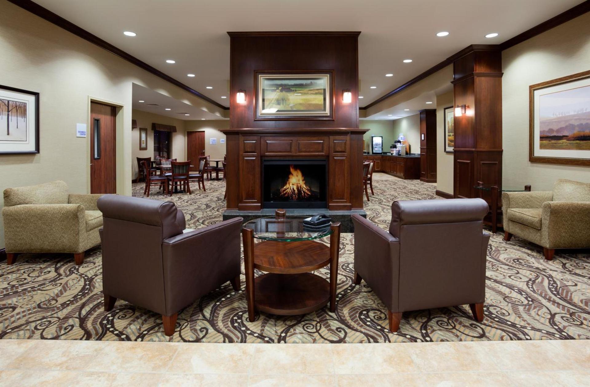 Holiday Inn Express & Suites - Mason City by IHG photo 12