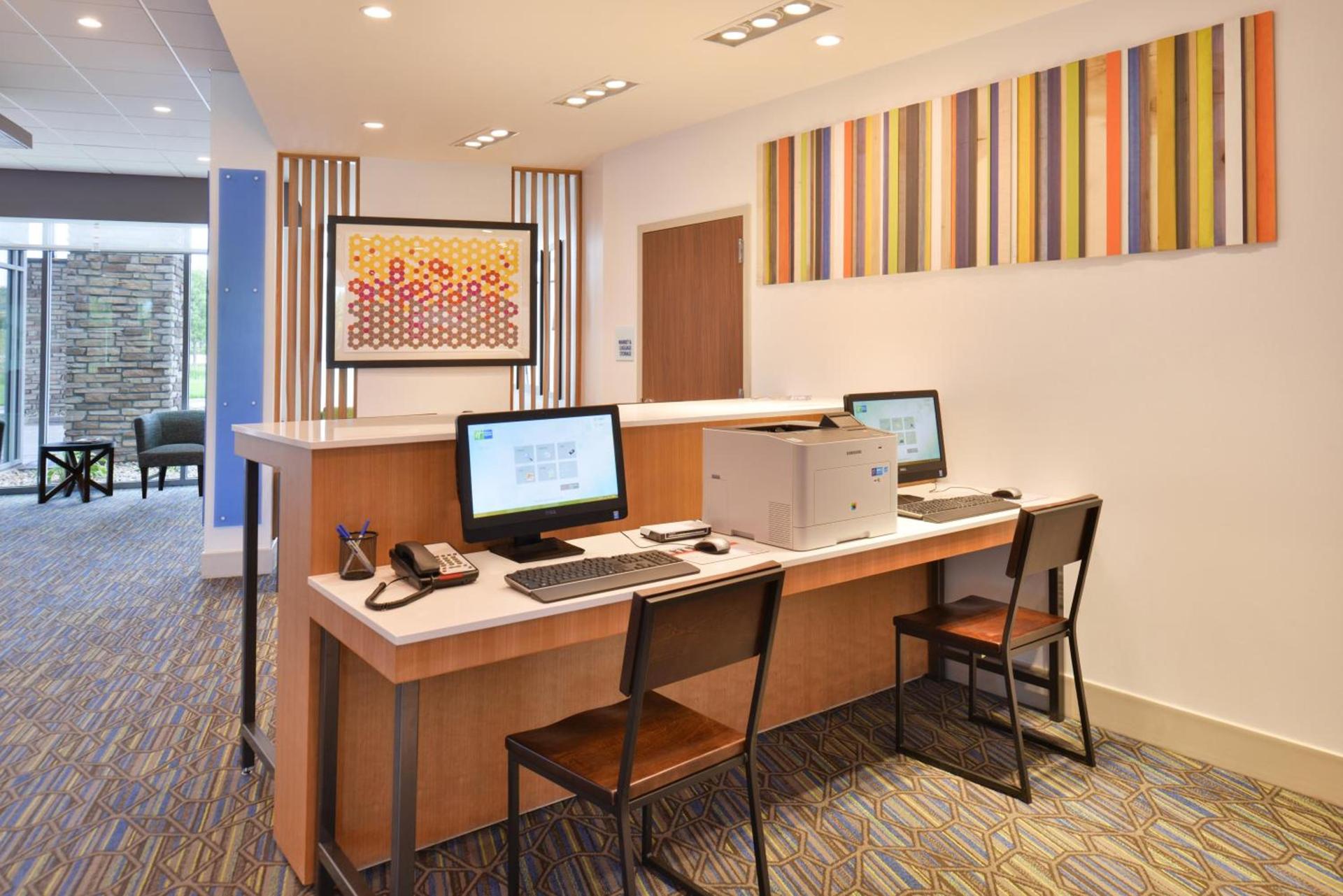 Holiday Inn Express & Suites Omaha Airport by IHG photo 45