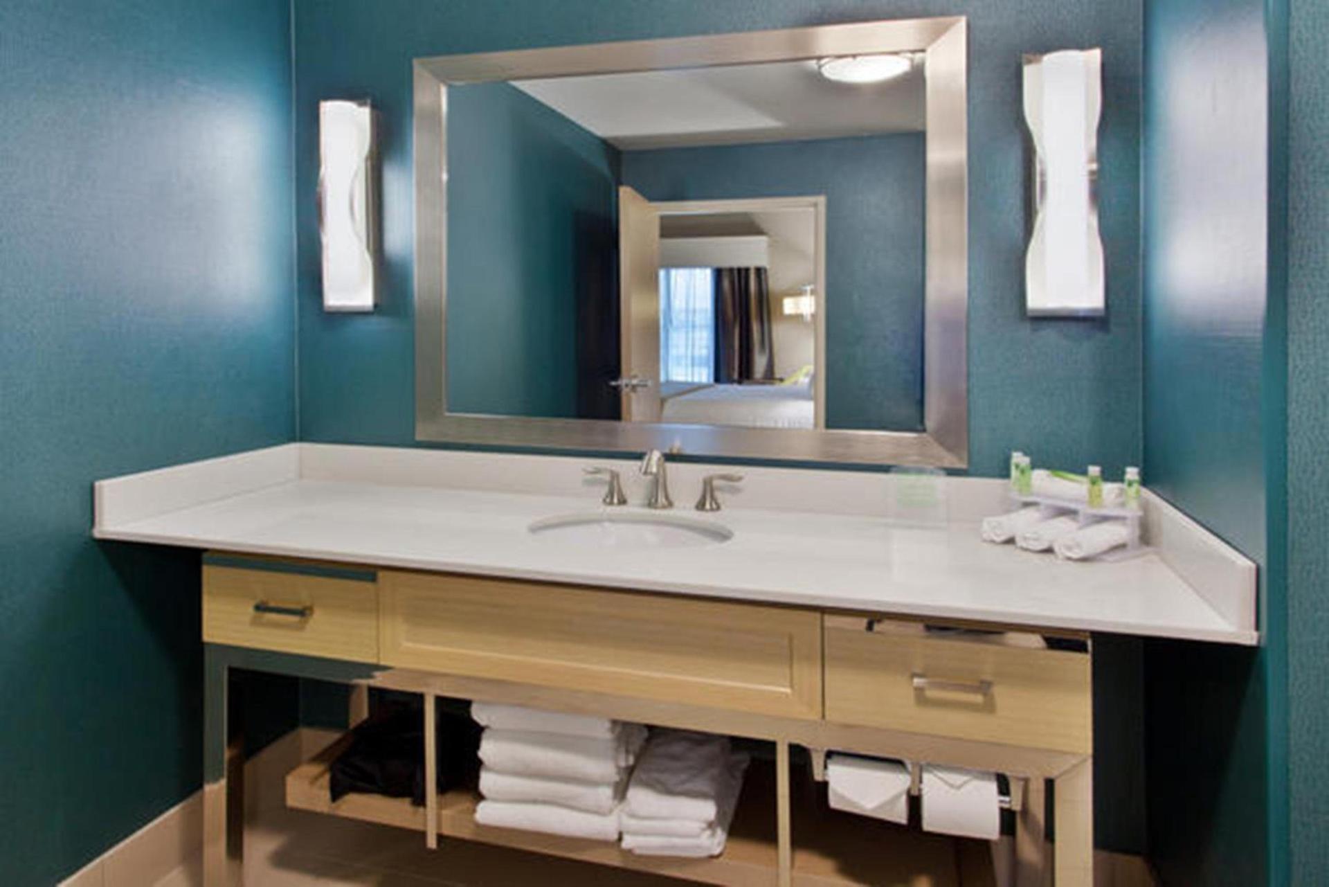 Holiday Inn Express & Suites Warner Robins North West by IHG photo 3