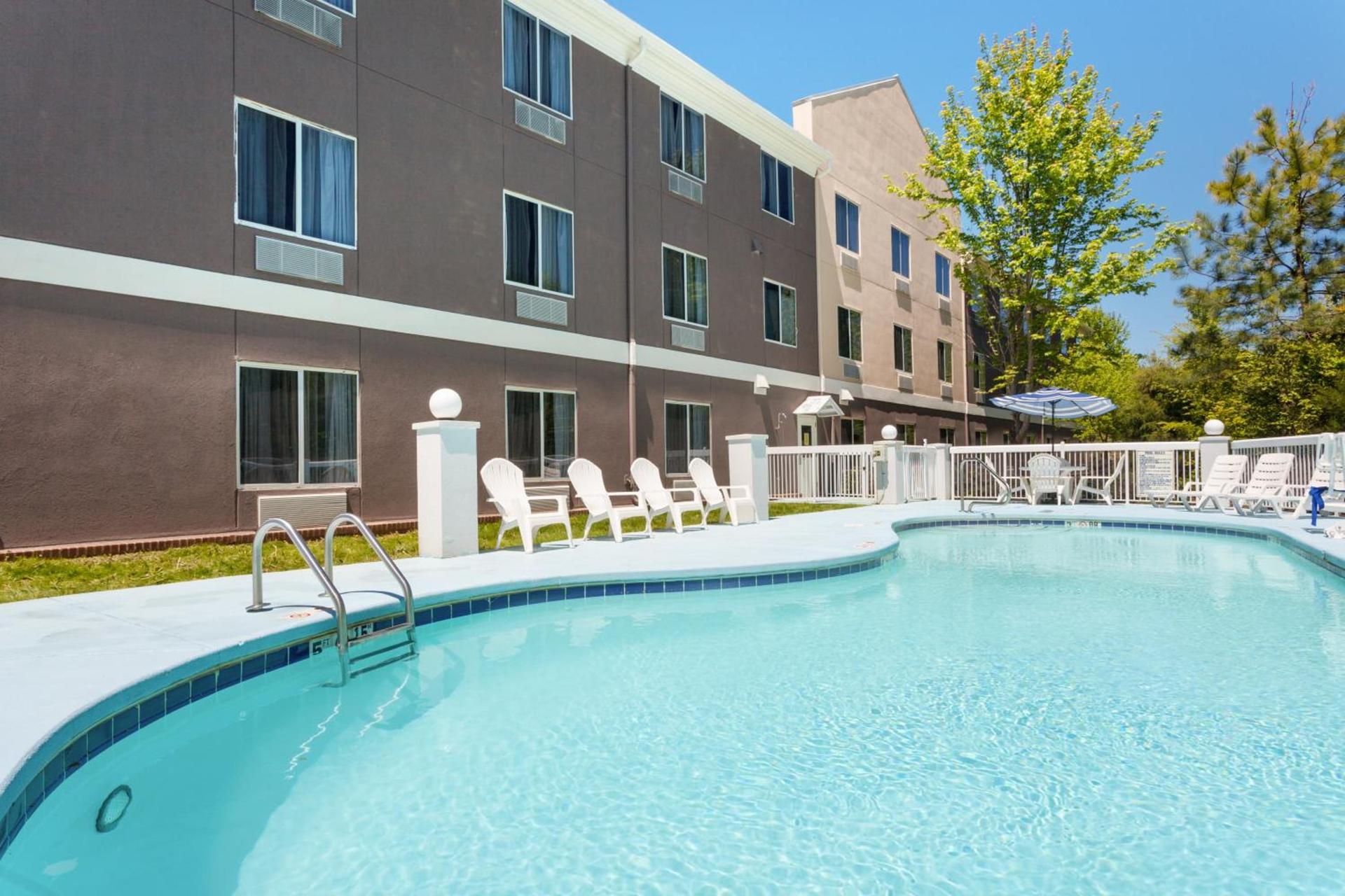 Holiday Inn Express Hotel & Suites Mebane by IHG photo 22
