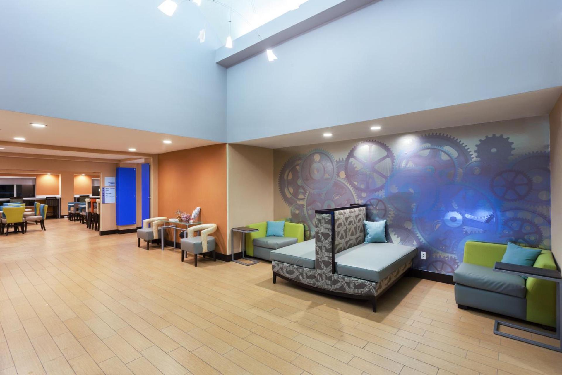 Holiday Inn Express Hotel & Suites Mebane by IHG photo 7