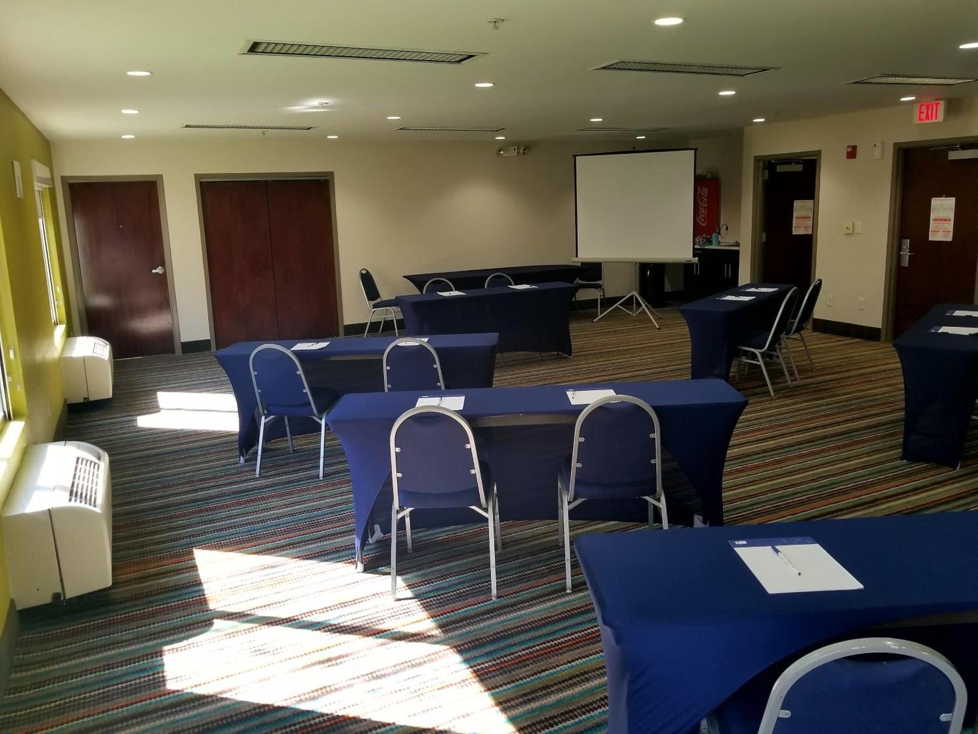 Holiday Inn Express Hotel & Suites Mebane by IHG photo 40