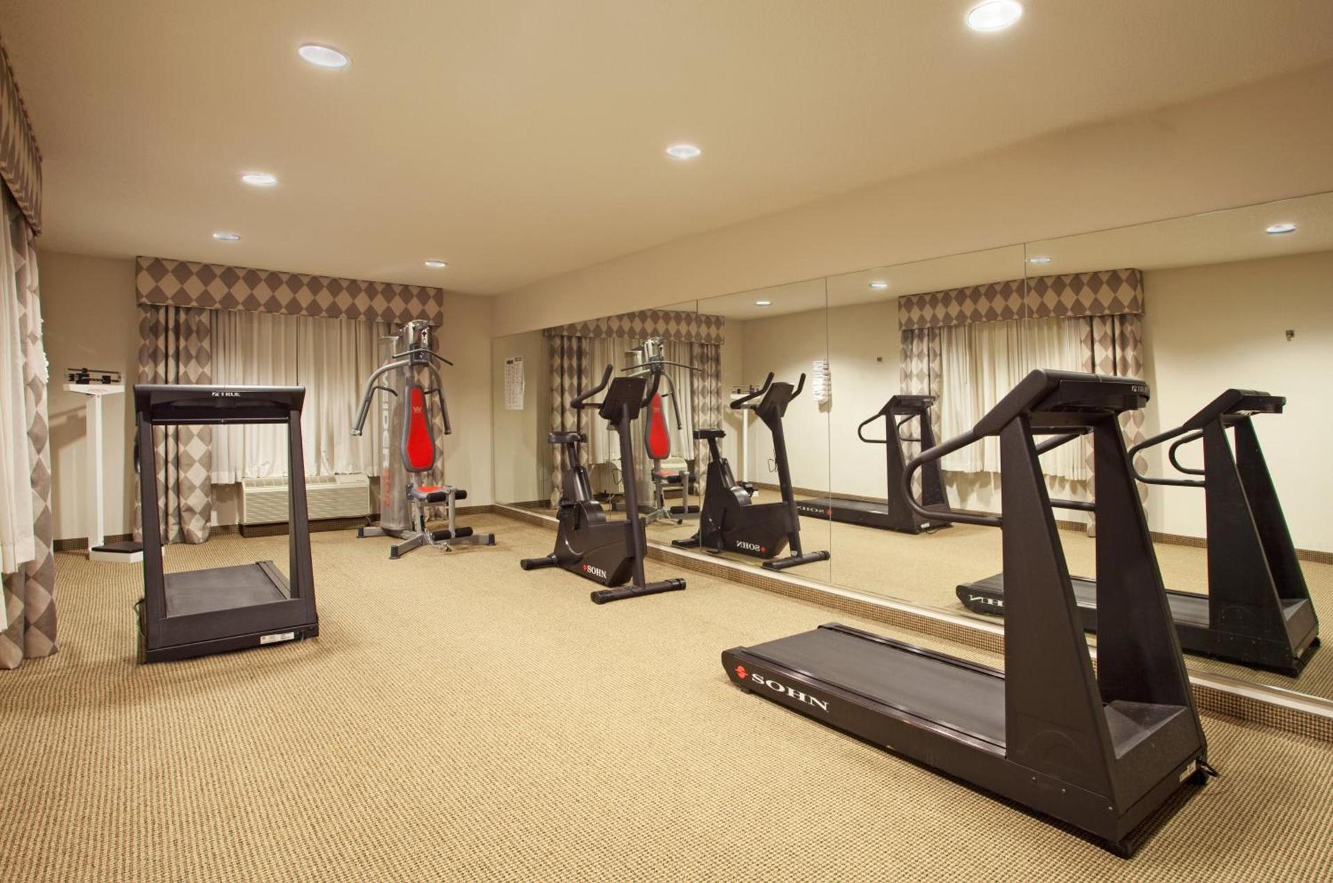 Holiday Inn Express Hotel & Suites Mebane by IHG photo 11