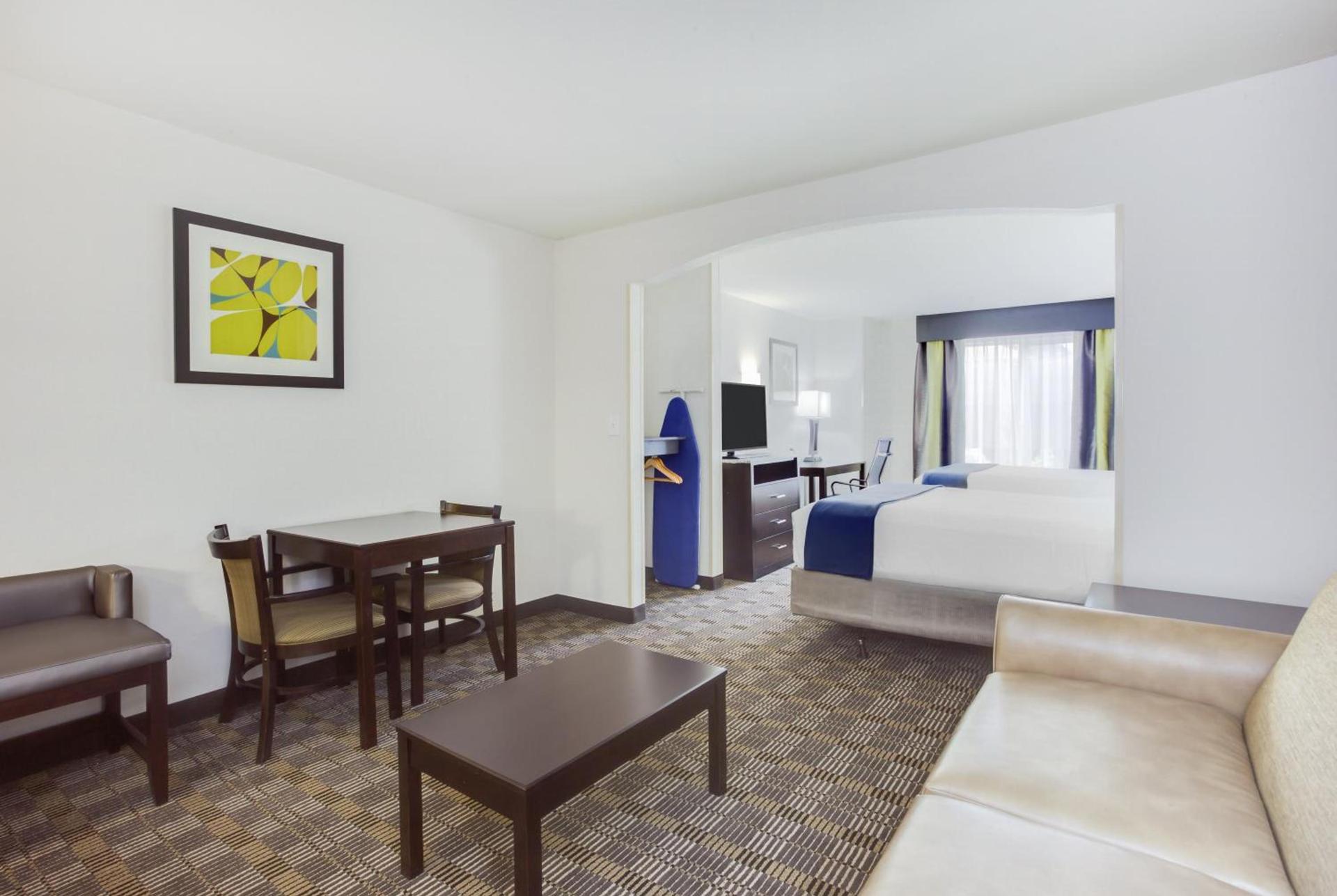Holiday Inn Express Hotel & Suites Mebane by IHG photo 50