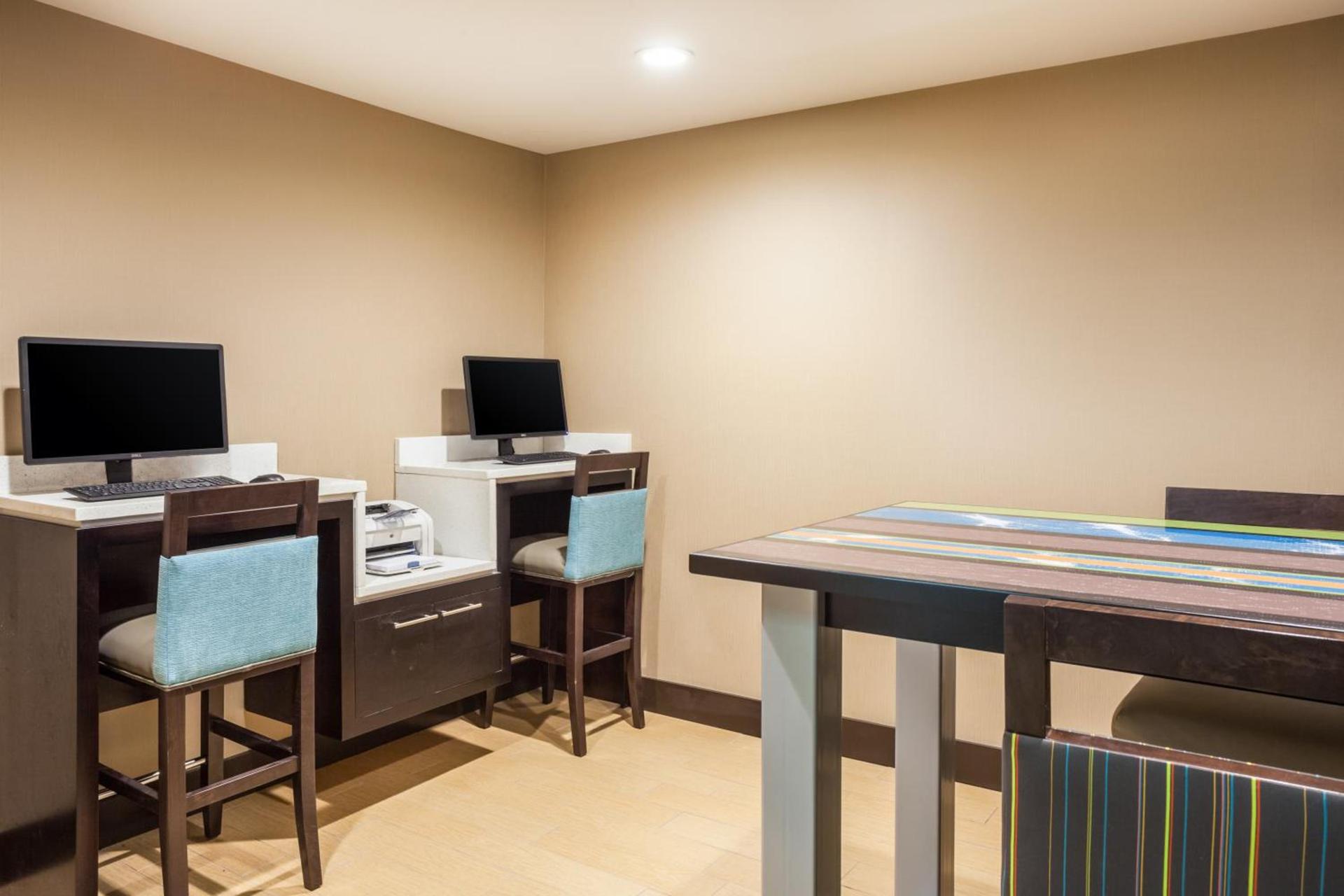 Holiday Inn Express Hotel & Suites Mebane by IHG photo 13