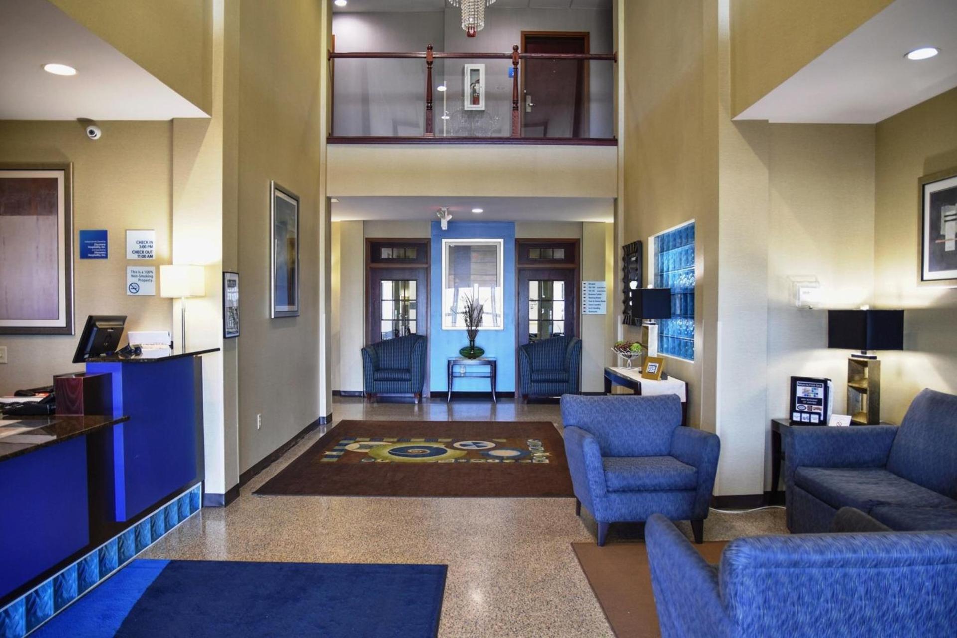 Holiday Inn Express Hotel & Suites St. Charles by IHG photo 19