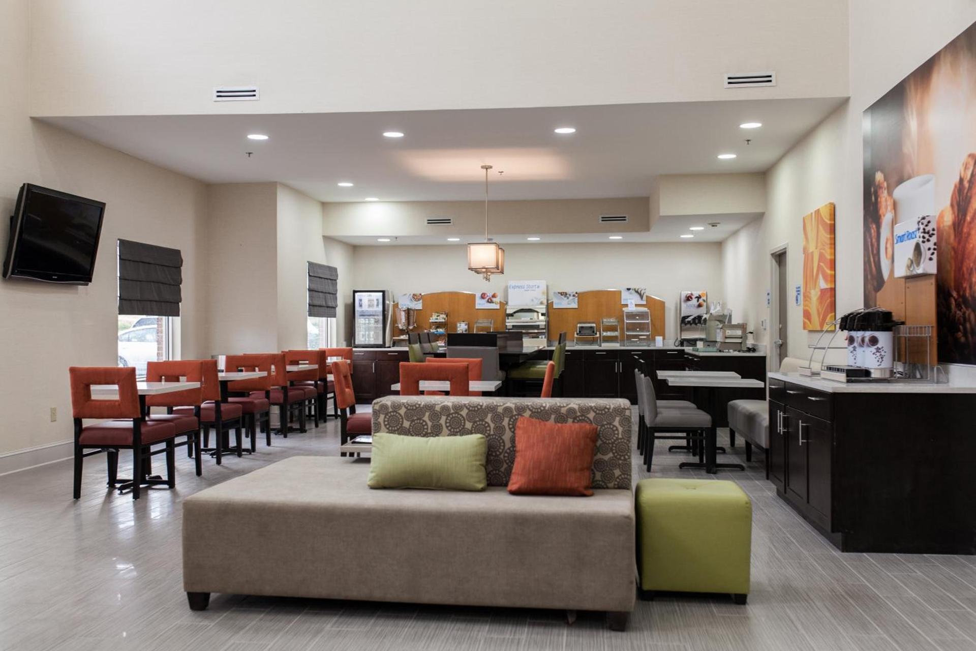 Holiday Inn Express & Suites Sweetwater by IHG photo 11