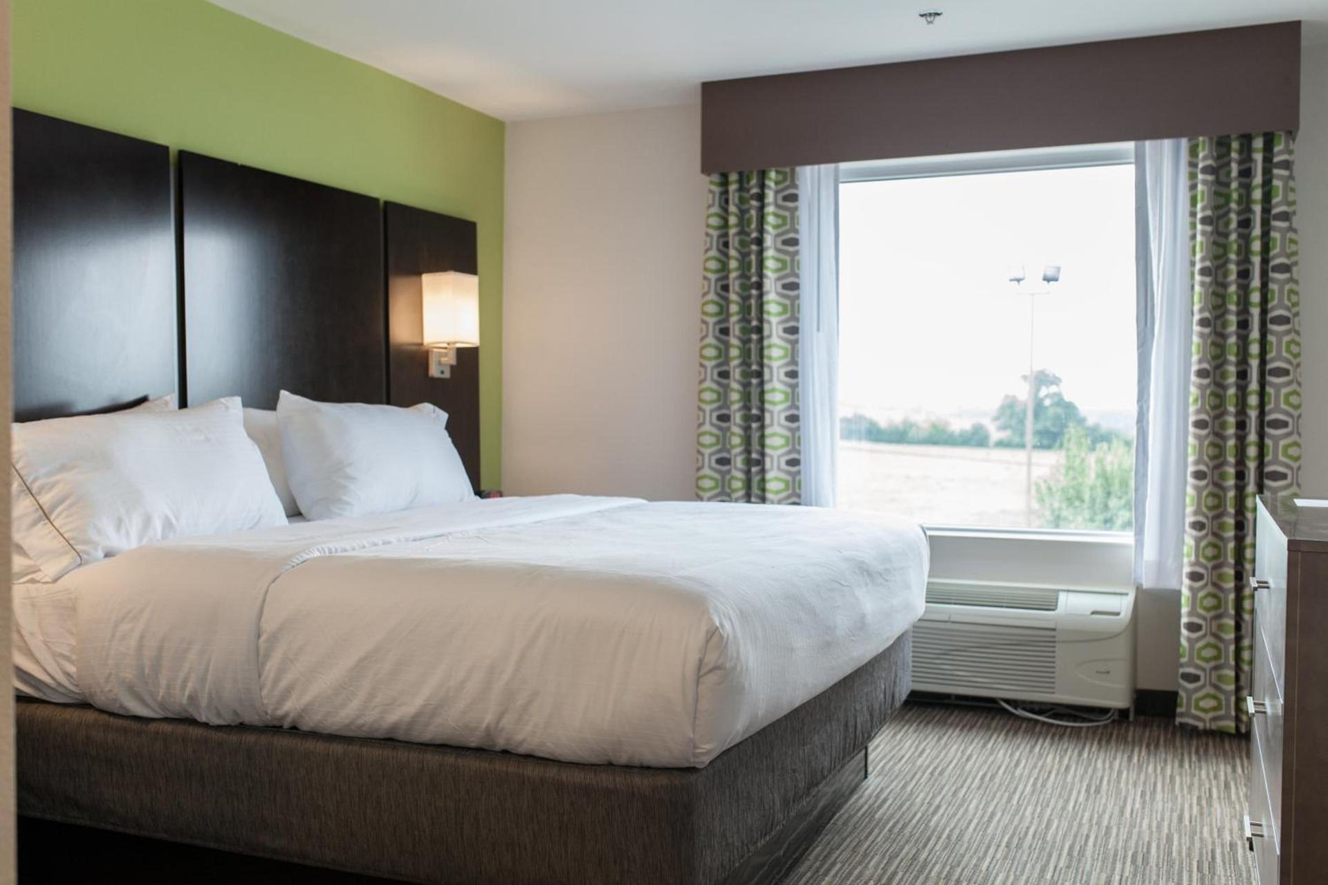 Holiday Inn Express & Suites Sweetwater by IHG photo 29