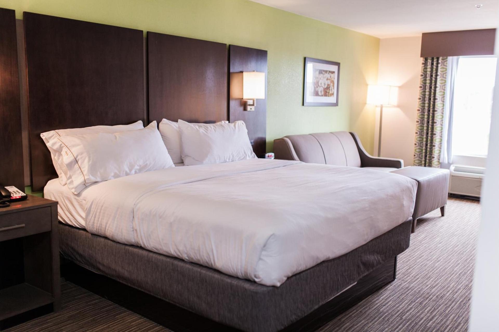 Holiday Inn Express & Suites Sweetwater by IHG photo 38