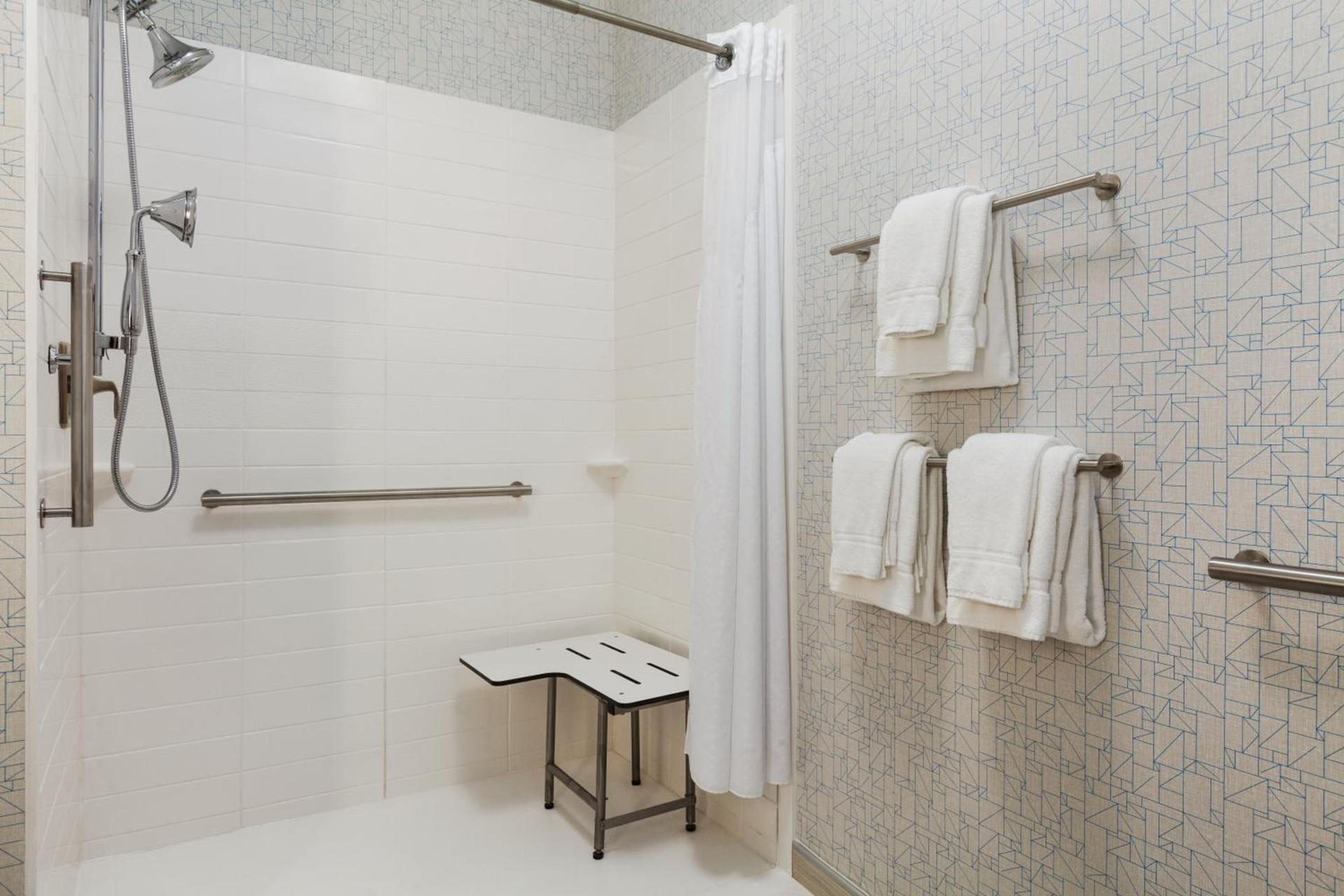 Holiday Inn Express & Suites Edinburg- Mcallen Area by IHG photo 20