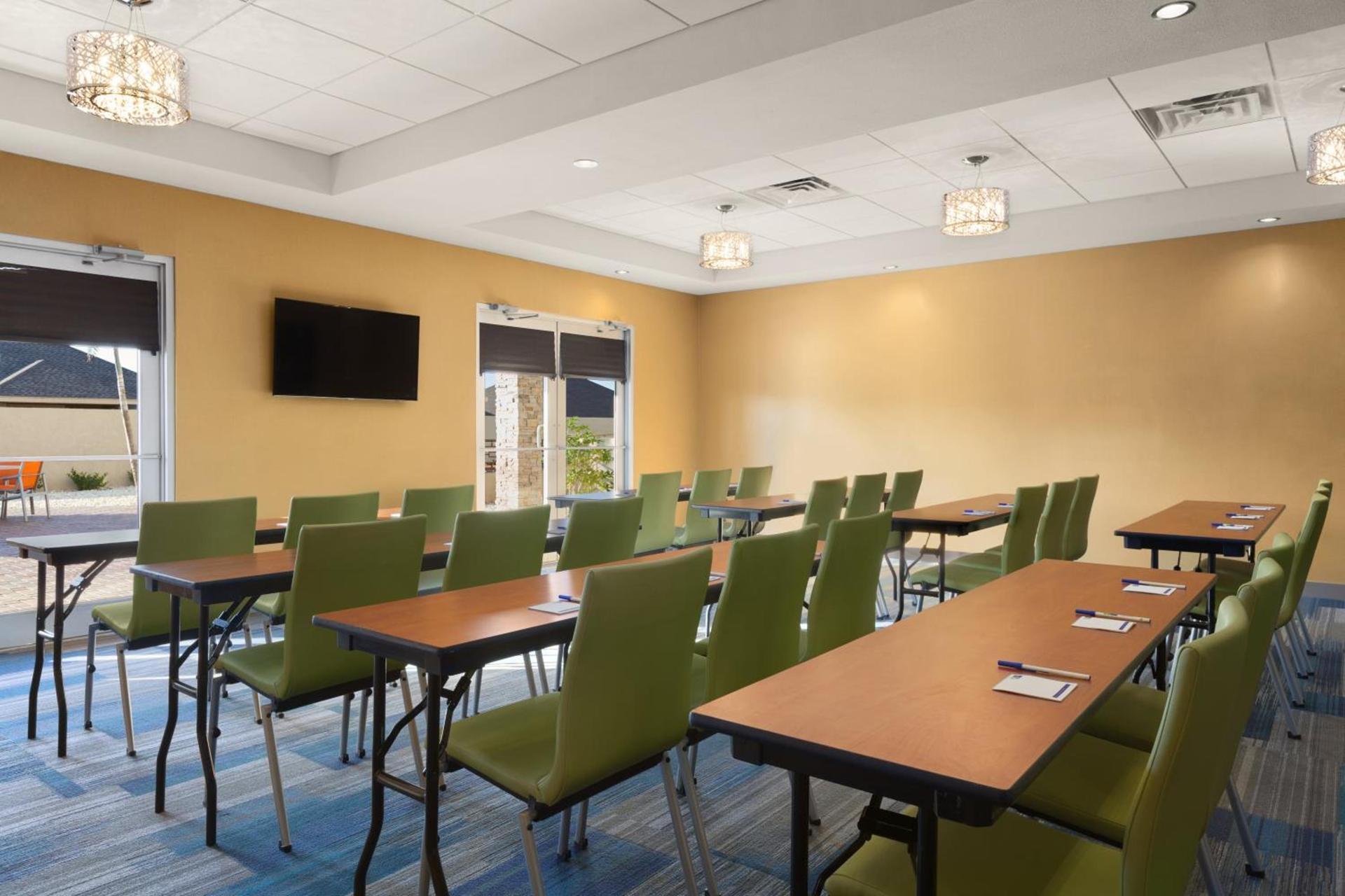 Holiday Inn Express & Suites Edinburg- Mcallen Area by IHG photo 29